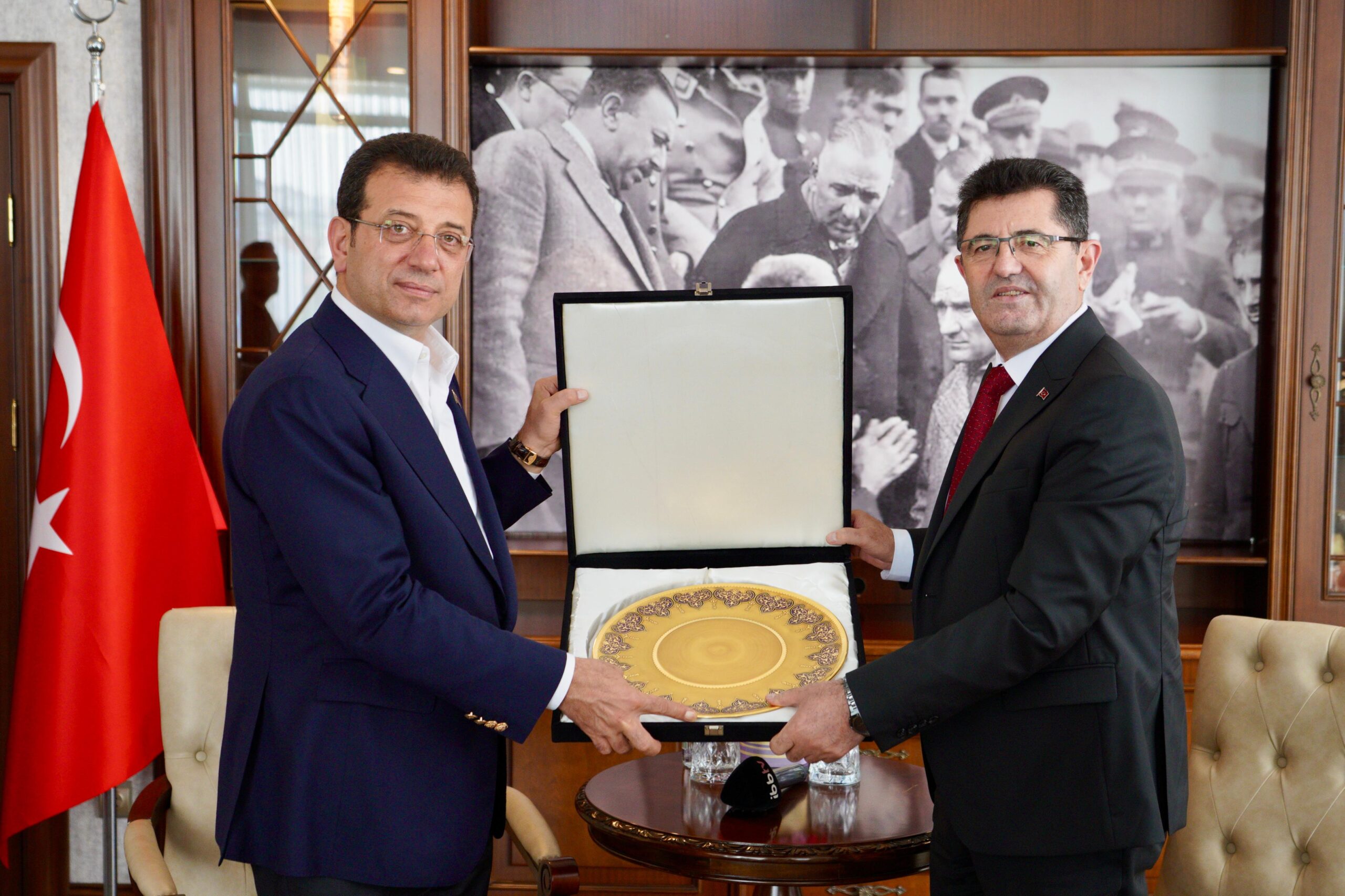 İMAMOĞLU’NDAN ÇEKMEKÖY BELEDİYE BAŞKANI ÇERKEZ’E TEBRİK ZİYARETİ