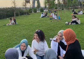 İstanbul’da Tesettür Tartışması: İsmailağa Cemaati Çarşaf Çağrısı Yaptı