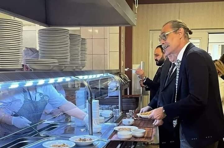 Etimesgut Belediye Başkanı Erdal Beşikçioğlu, Halkla Birlikte 23 Nisan’ı Kutluyor: “Bugün Bayram, Erken Kalkın Çocuklar.”