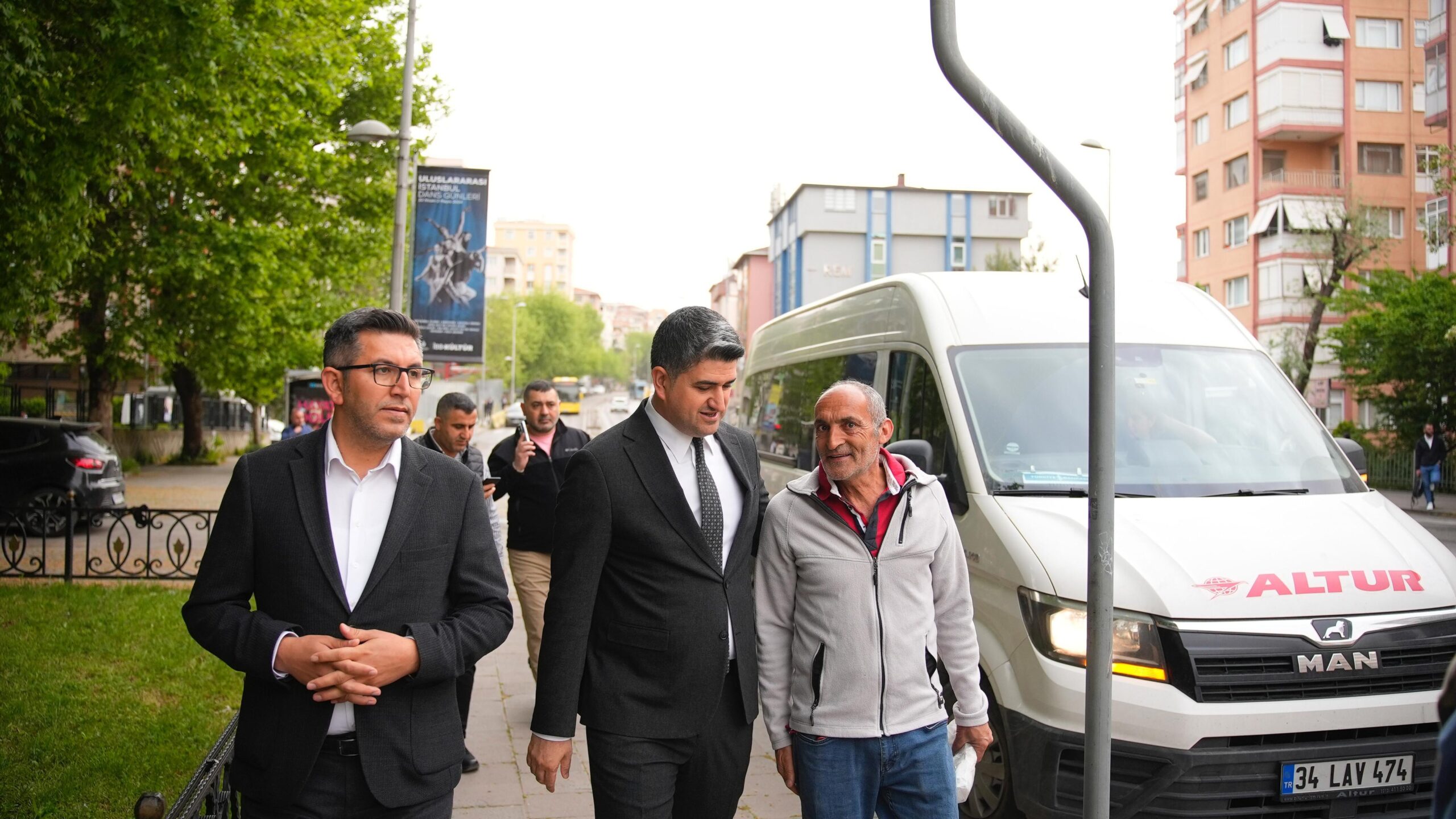 Onursal Adıgüzel, İçerenköy Mahallesinde Temizlik Denetimleri ve İstişarelerde Bulundu