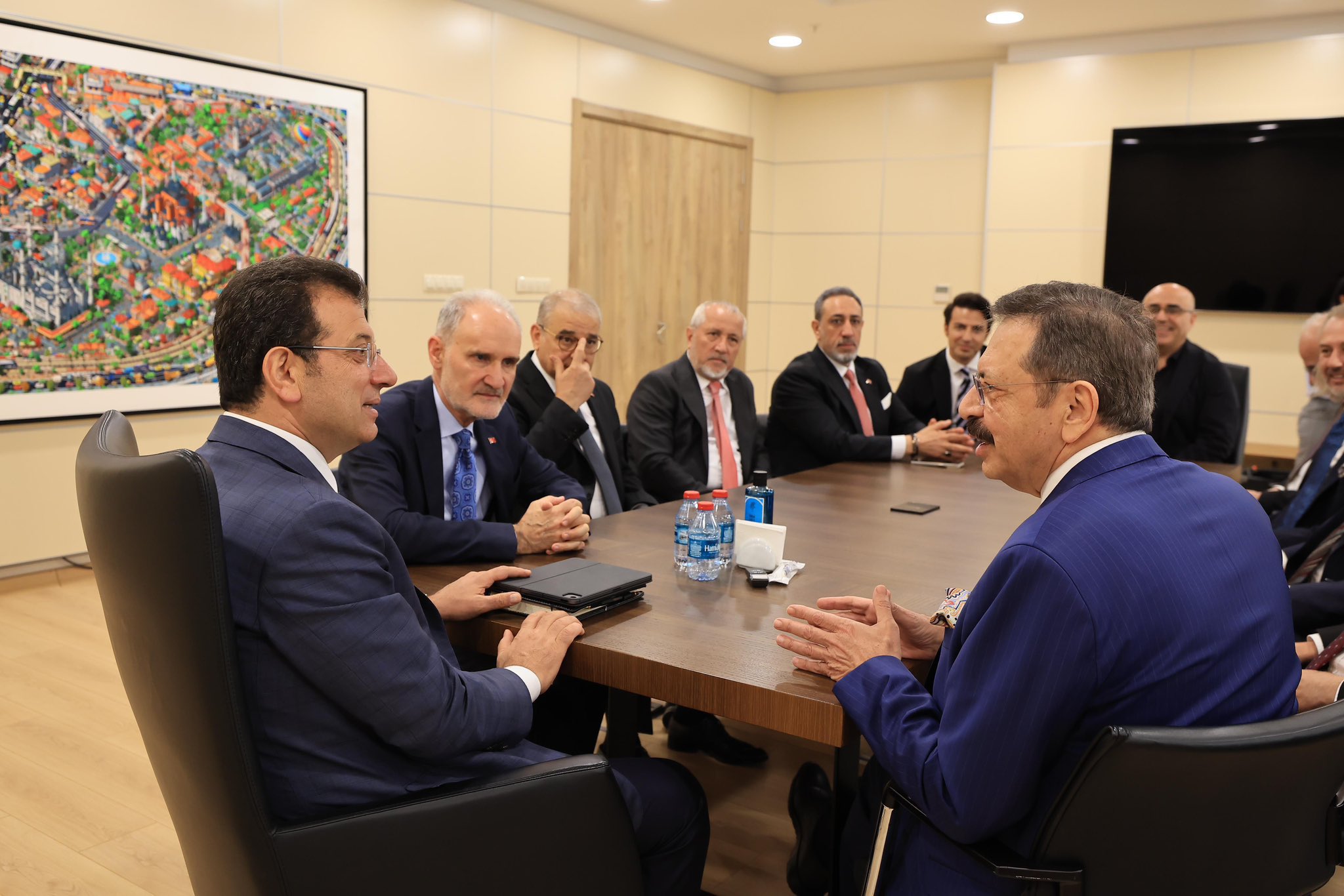 TOBB Başkanı Rifat Hısarcıklıoğlu, İBB Başkanı Ekrem İmamoğlu’nu Sürpriz Ziyaret Etti