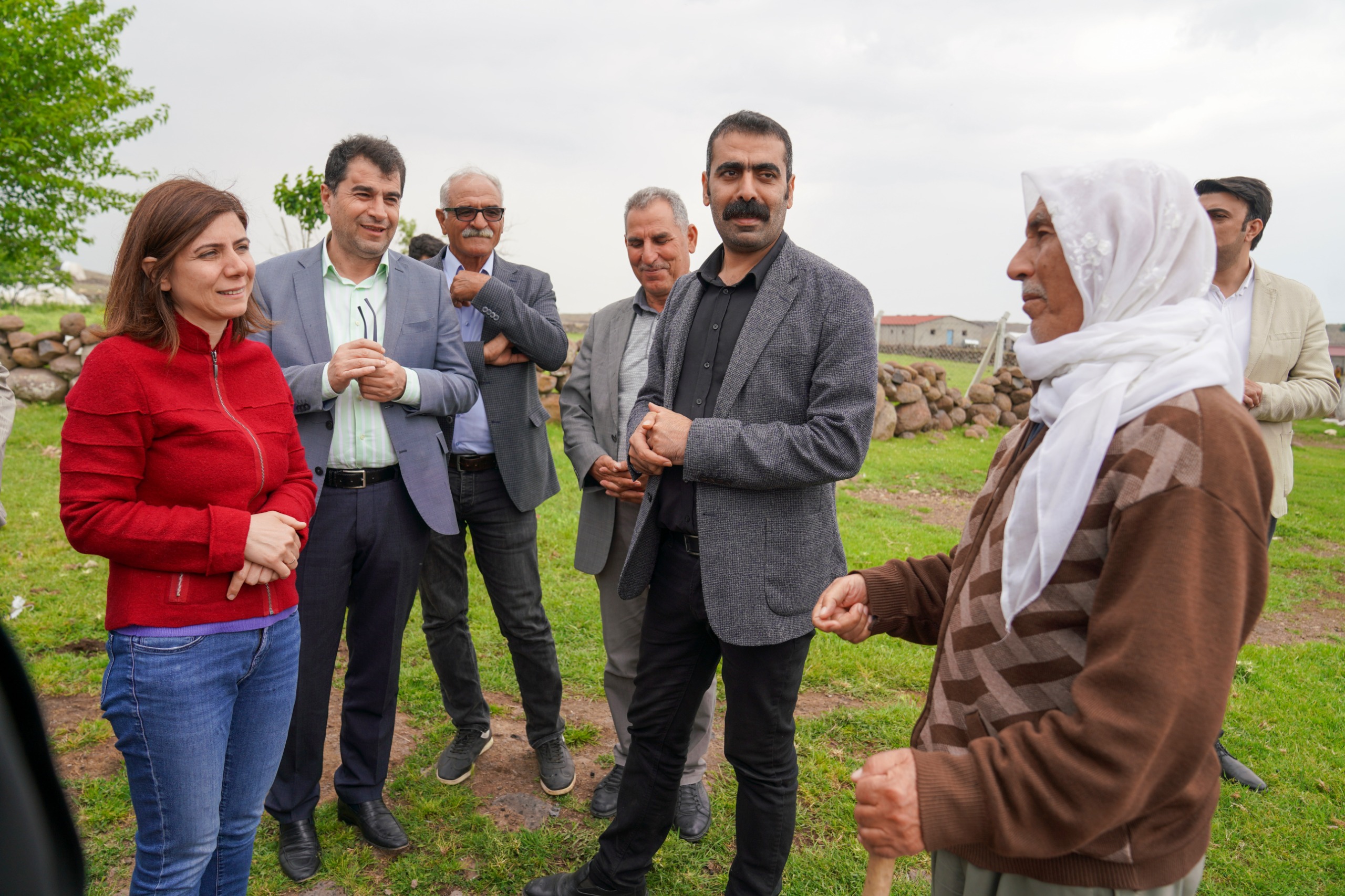 Diyarbakır Büyükşehir Belediyesi Eş Başkanları Çermik’te: Halkın Sorunlarına Yerinde Çözüm Odaklı Yaklaşım
