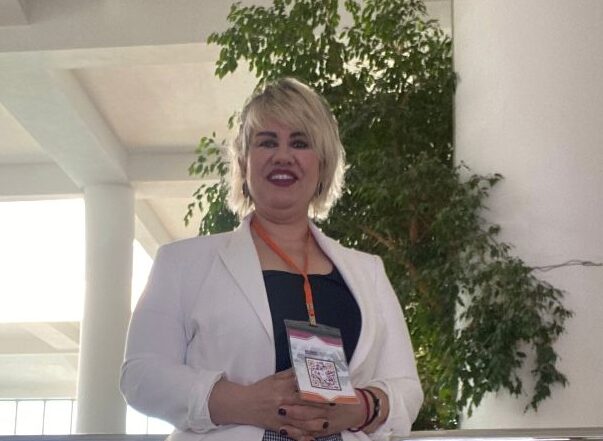 Diş Uygulamaları ile Yüz Gençleştirme Etkisi: Facelift Dentistry