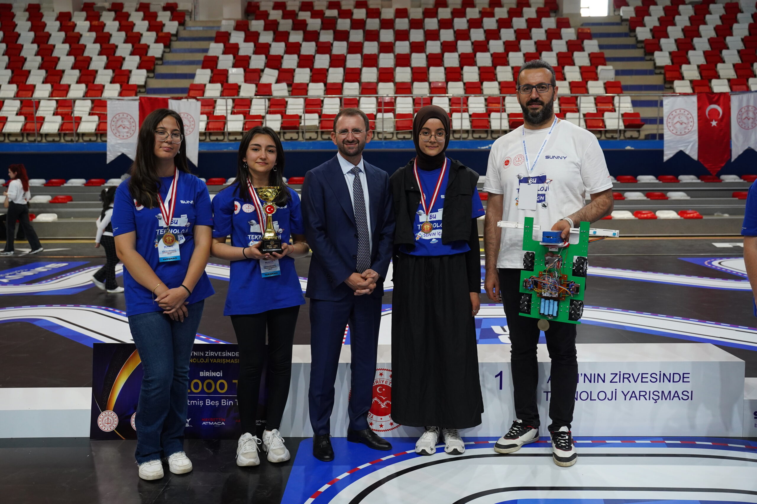 Öğrencilerin Tasarladığı Robotlar Ağrı’nın Zirvesinde Yarıştı