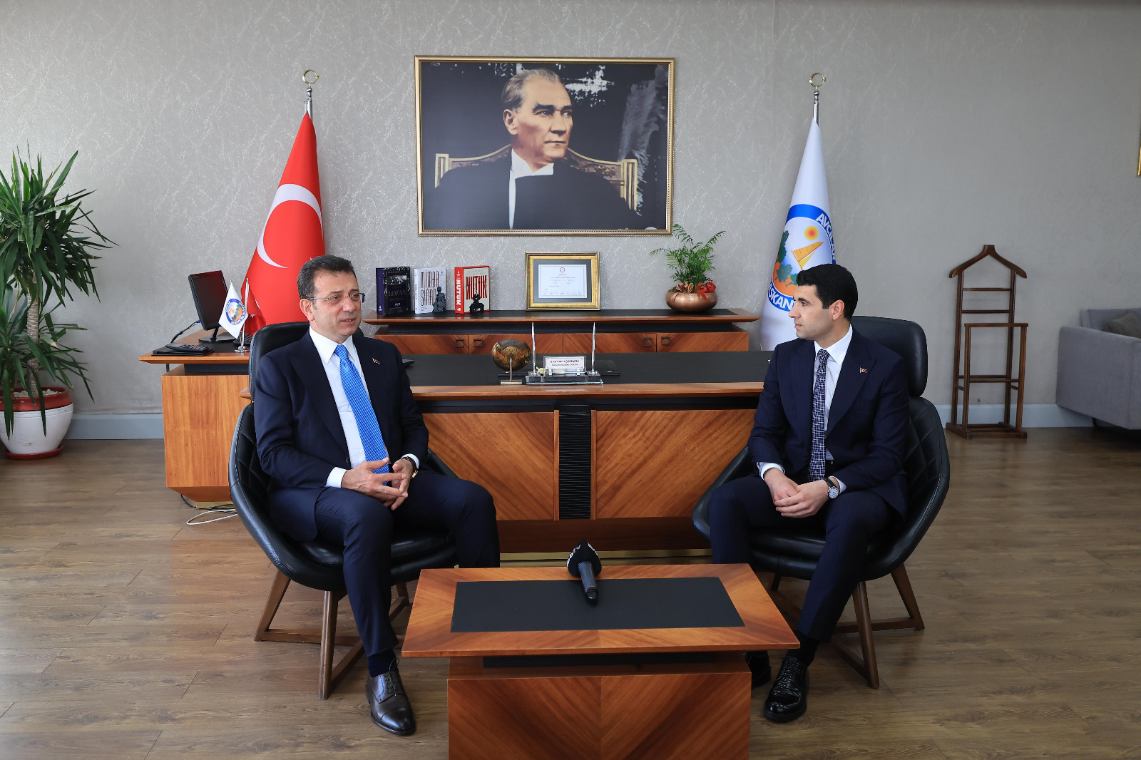 “İmamoğlu, Avcılar Belediye Başkanı Çaykara’yı Tebrik Ziyaretinde: Genç Belediye Başkanları Türkiye Siyasetine Yeni Bir Yön Çizecek”