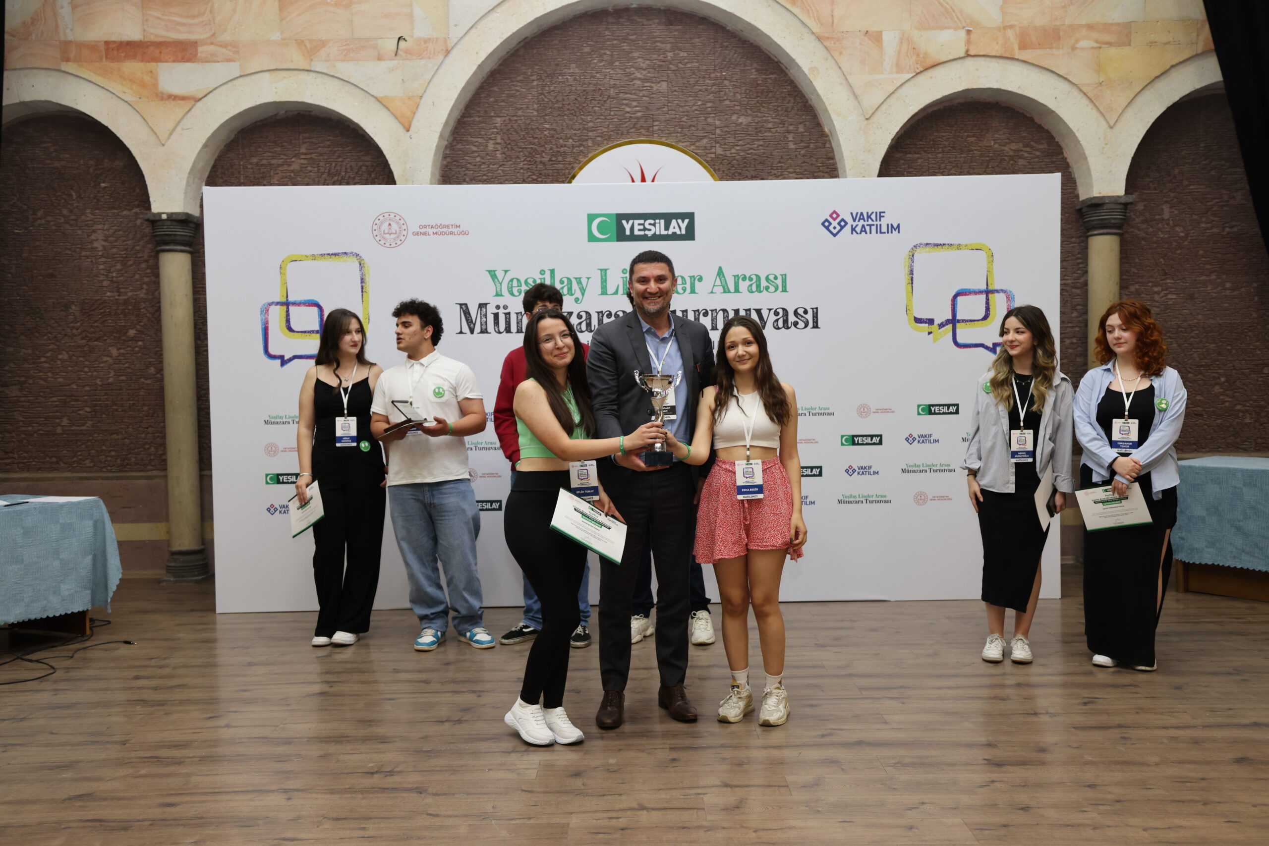 Yeşilay Liseler Arası Münazara Turnuvası Ankara-İzmir Bölge Finali Tamamlandı