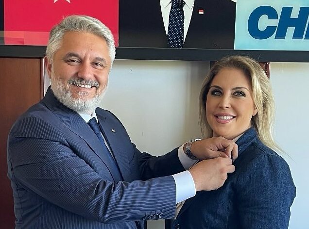 Siyasi Arenada Şile’de Dönüşüm: CHP İlçe Başkanı, İYİ Partili Şenay Öztürk’e Parti Rozeti Takarak Üye Yaptı”