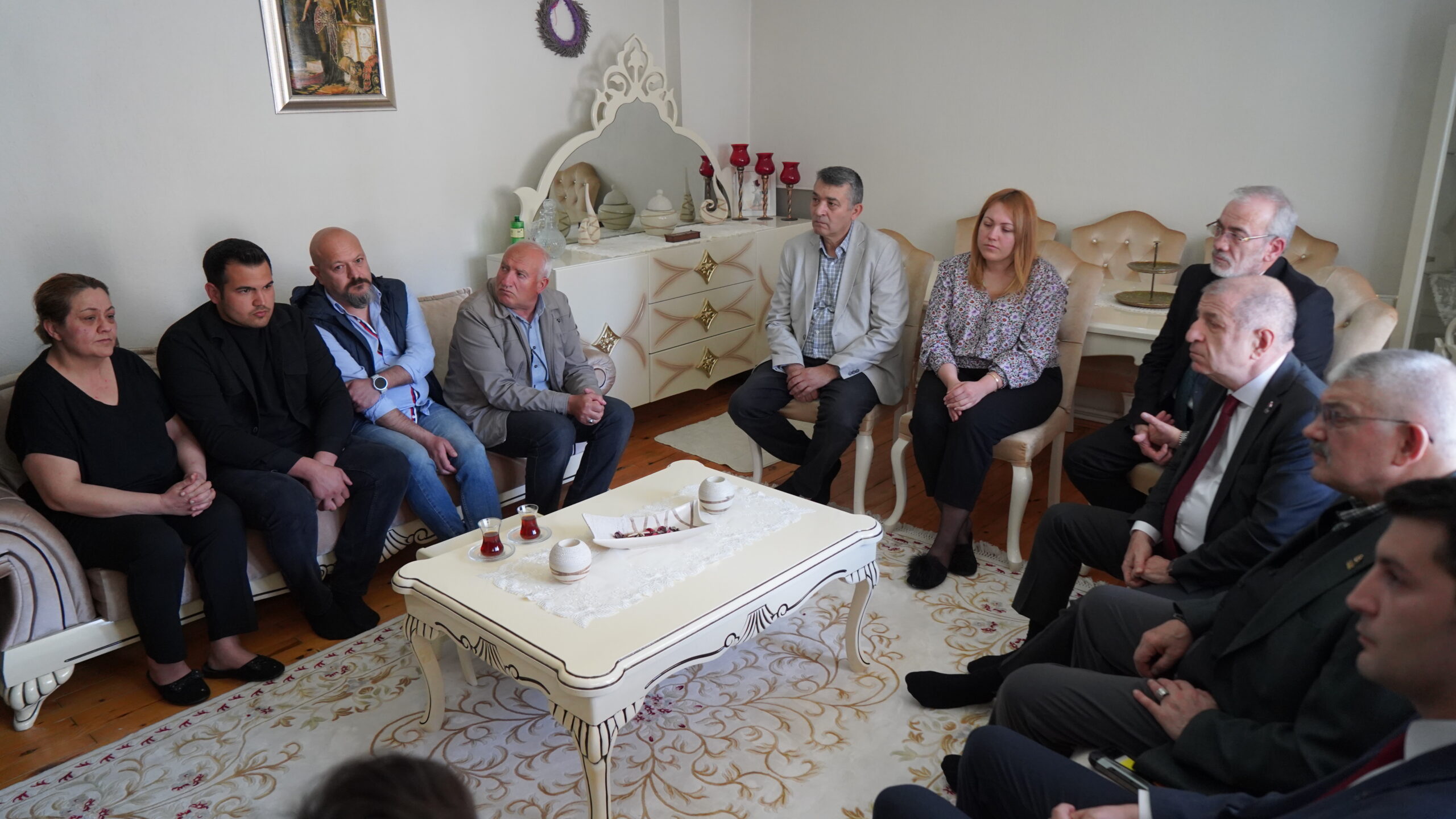 Zafer Partisi Genel Başkanı Prof. Dr. Ümit Özdağ’dan Afyonkarahisar’da Taziye Ziyareti ve Basın Açıklaması