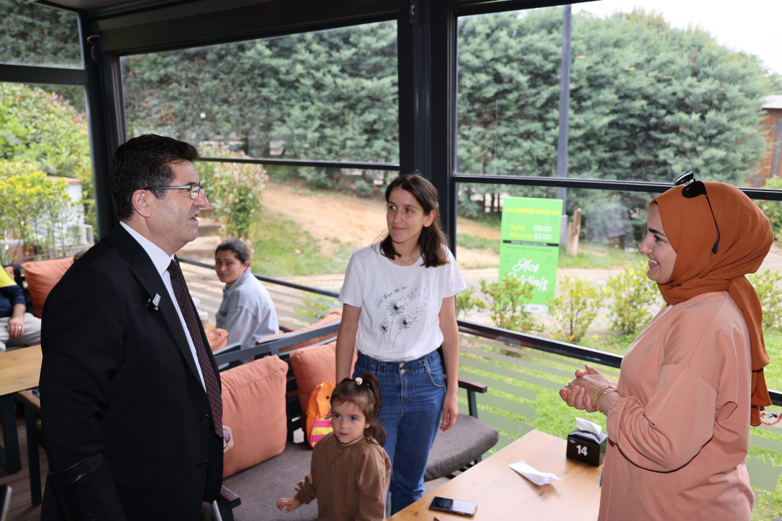 Çekmeköy Belediyesi’nden Enflasyona Karşı Hamle: Sosyal Tesislerde Büyük İndirimler ve Gençlik Menüleri