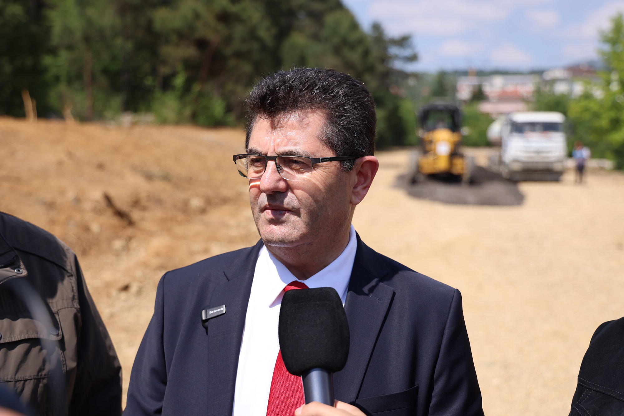 “Çekmeköy Belediye Başkanı Orhan Çerkez, Halkın Buluşmasında 15 Yıllık Yol Sorununu 3 Günde Çözdü”