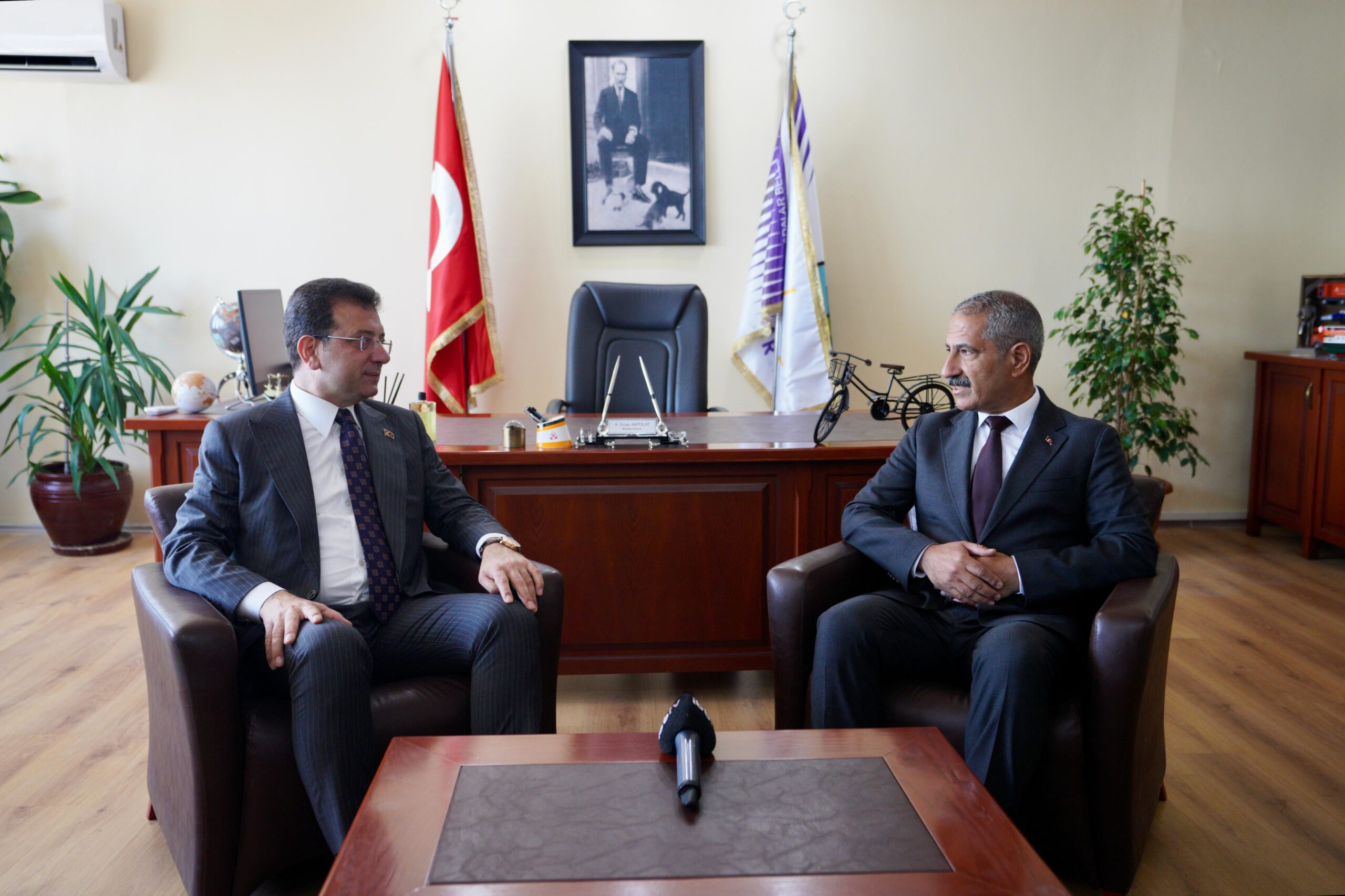 BAŞKAN İMAMOĞLU, ADALAR BELEDİYE BAŞKANI AKPOLAT’I TEBRİK ETTİ