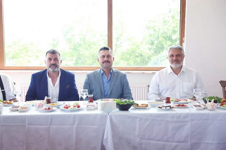 Şile Sivaslılar Derneği, İlçe ve Belediye Yetkilileri İle İstişare Toplantısı Gerçekleştirdi”