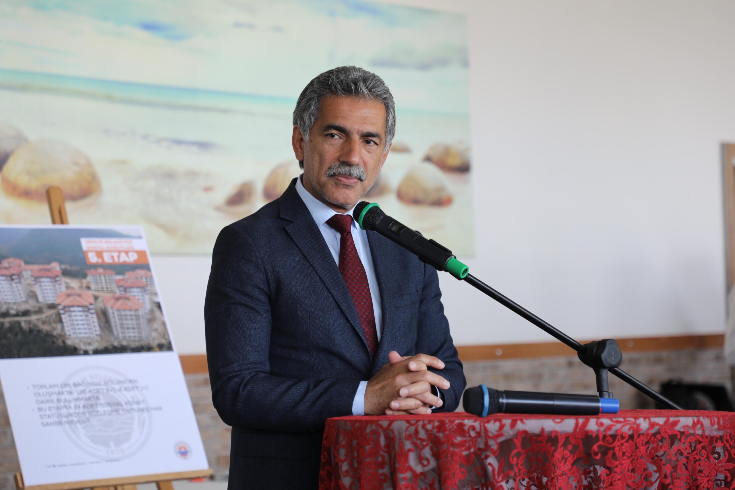 Gemlik Belediyesi ve Müteahhitler, Kentsel Dönüşüm İçin Toplantı Gerçekleştirdi