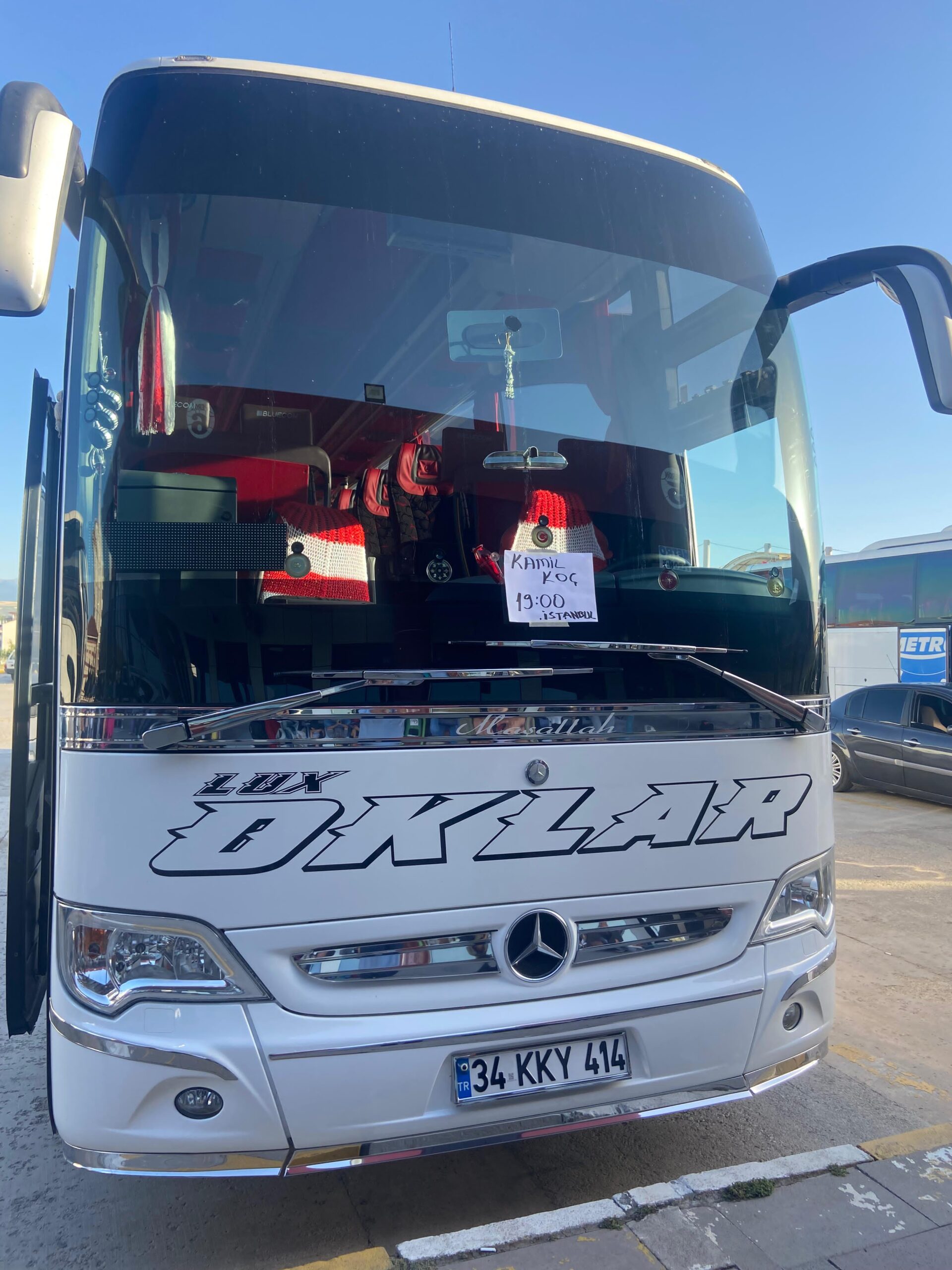 Zile Otogarı’nda Bayram Dönüşü Yoğunluğu: Ek Seferler Düzenlendi