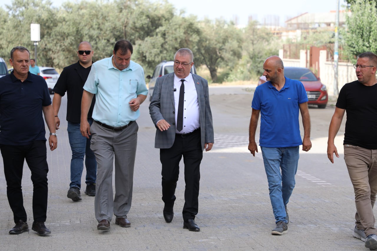 Edremit Belediye Başkanı Mehmet Ertaş sahada..