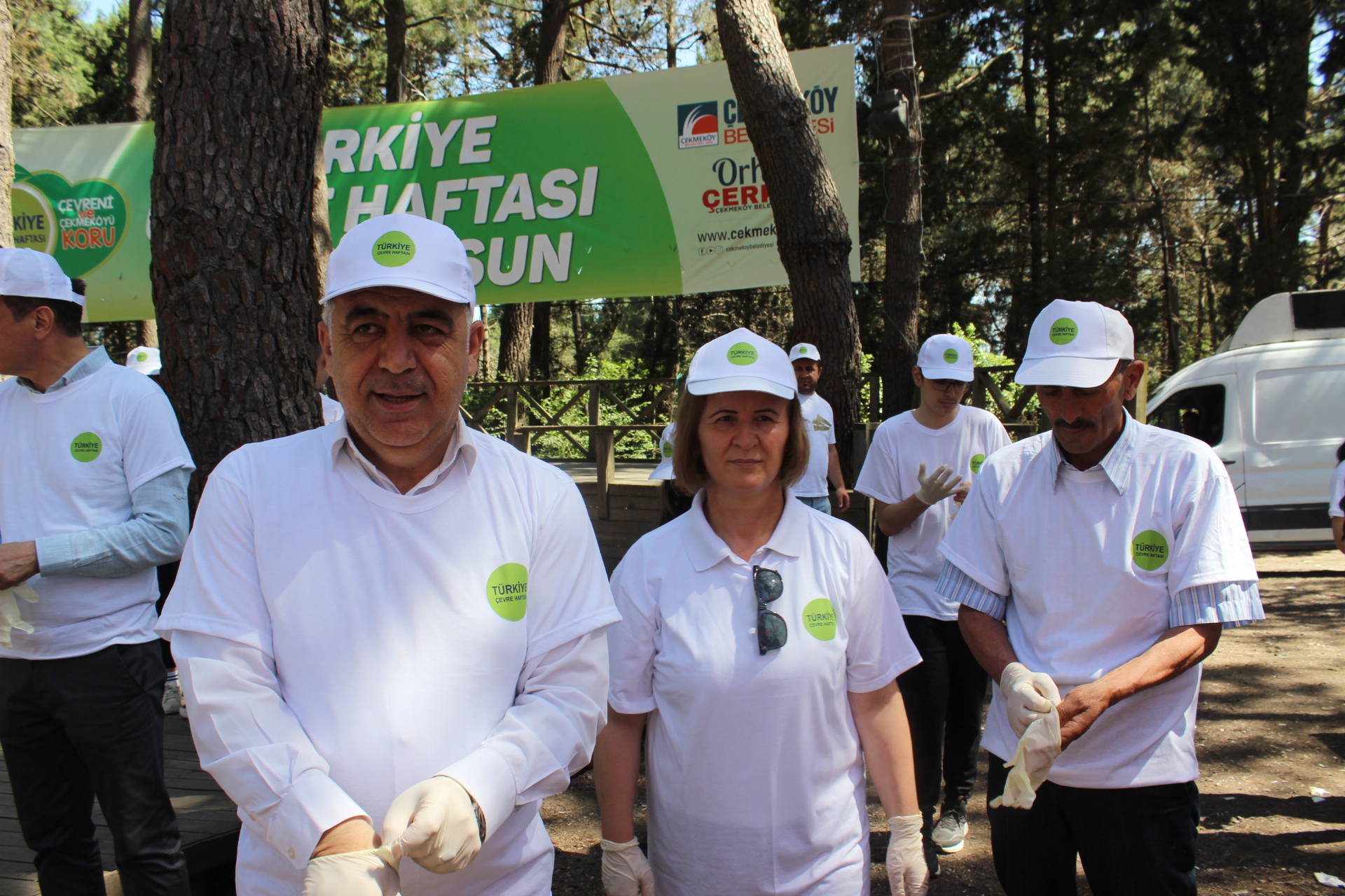 Çekmeköy Belediyesi’nden Çevre Haftası Etkinliği: Reşadiye Mesire Alanında Çöp Toplama ve Geri Dönüşüm