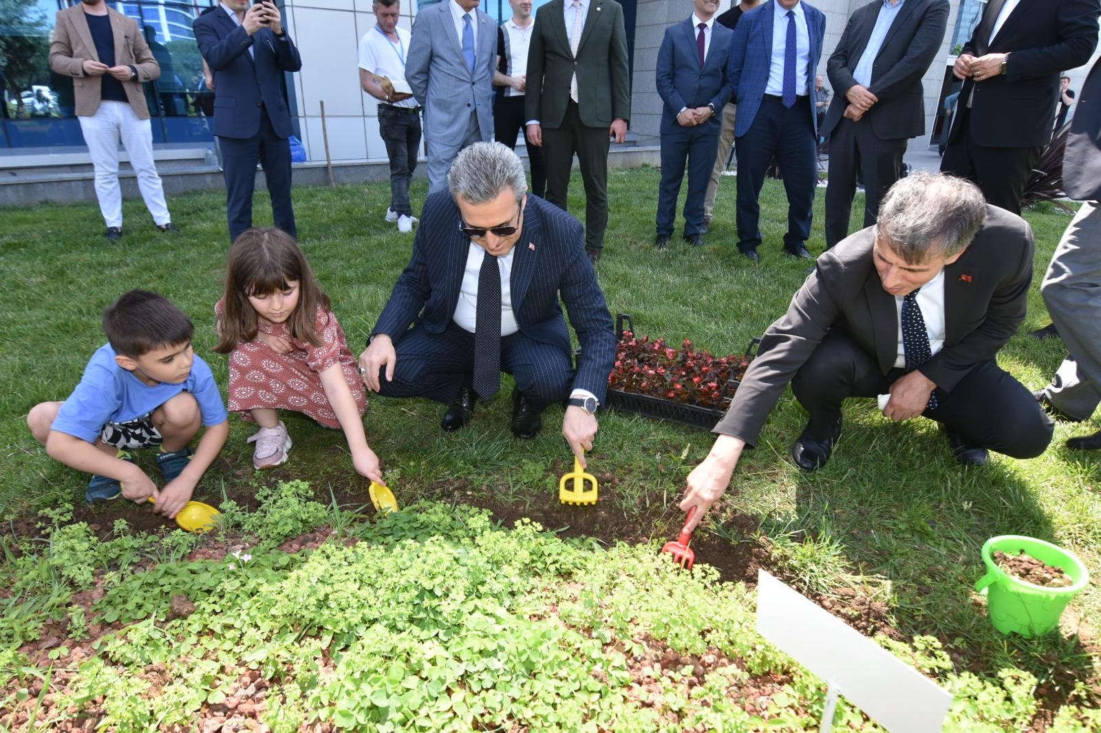 İstanbul Anadolu Adalet Sarayı’nda Dünya Çevre Günü Etkinliği: Minik Çocuklarla Fidan Dikimi