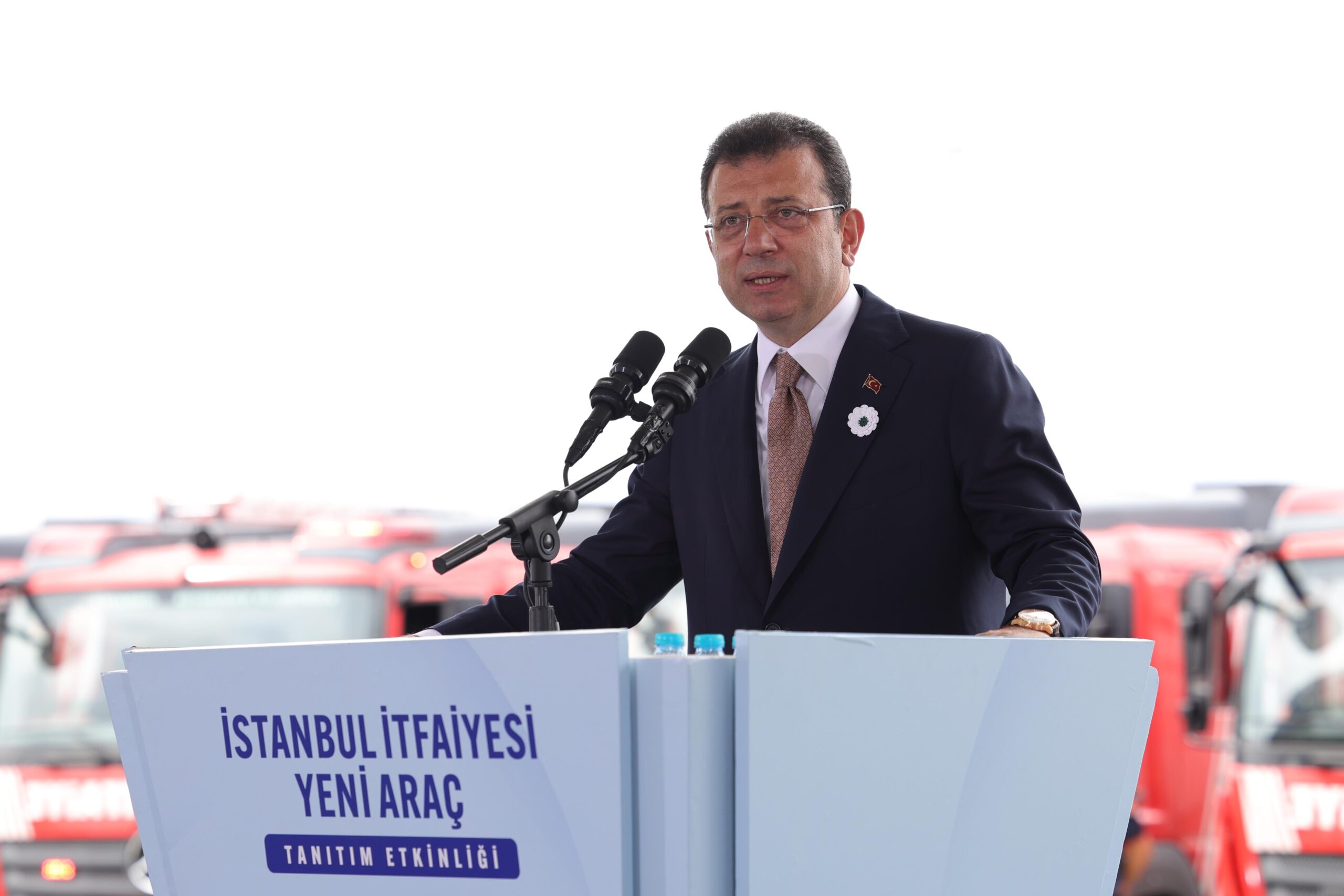 Başkan İmamoğlu, İstanbul İtfaiyesi Filosuna 134 Yeni Araç Kazandırdı, İtfaiye Erlerinin Alımı Engelleniyor