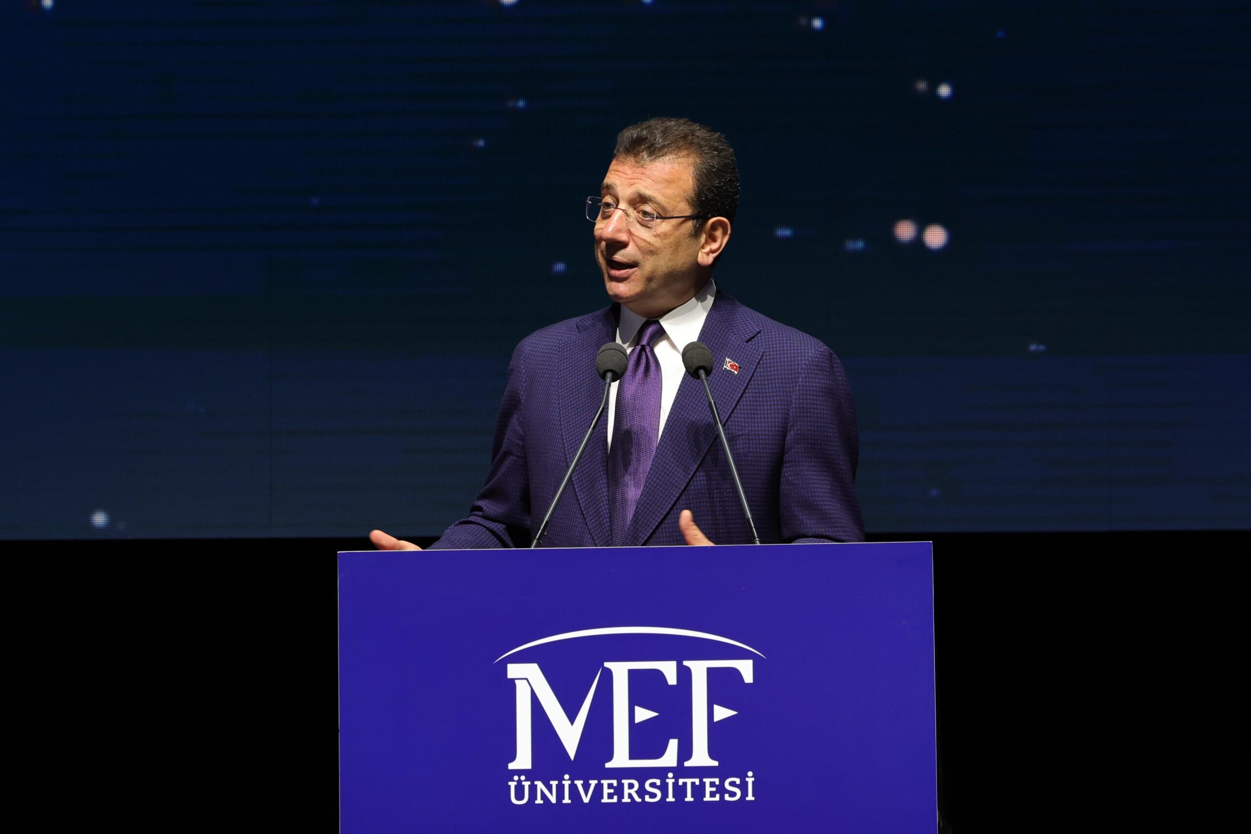 BAŞKAN İMAMOĞLU: KÜLLERİNDEN DOĞUP ÇAĞDAŞ BİR ÜLKE VAR ETMEYİ BAŞARMIŞ BU HALKIN, CUMHURİYETİN ÇOCUKLARIYIZ