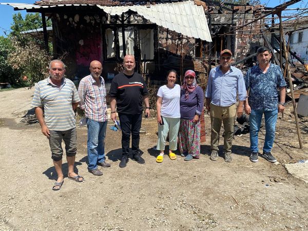 Bursa Belediye Meclis Üyeleri Evleri Yanan Avşar Ailesini Ziyaret Etti: “Gereken Her Şey Yapılacak”