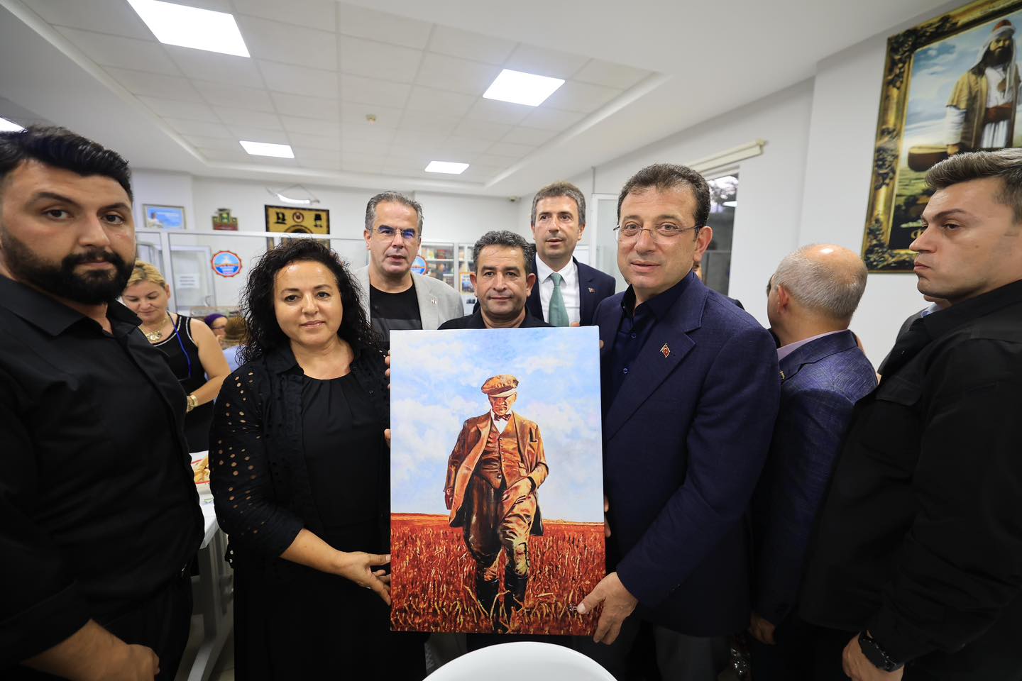 Ekrem İmamoğlu: “Cumhuriyet Kimsesizlerin Kimsesidir”