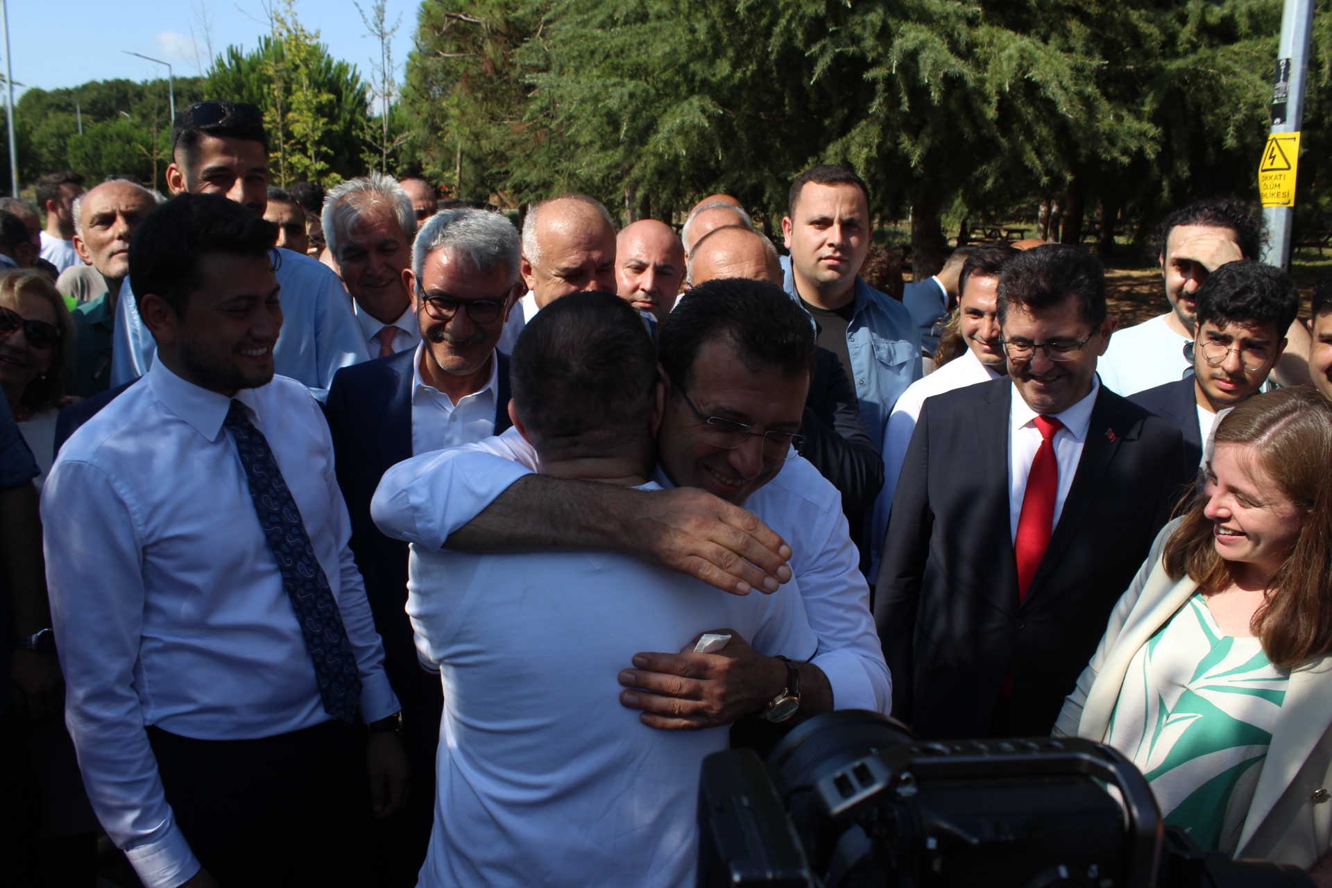 İmamoğlu ve Topaloğlu Çekmeköy’de Buluştu: Samimi Anlar