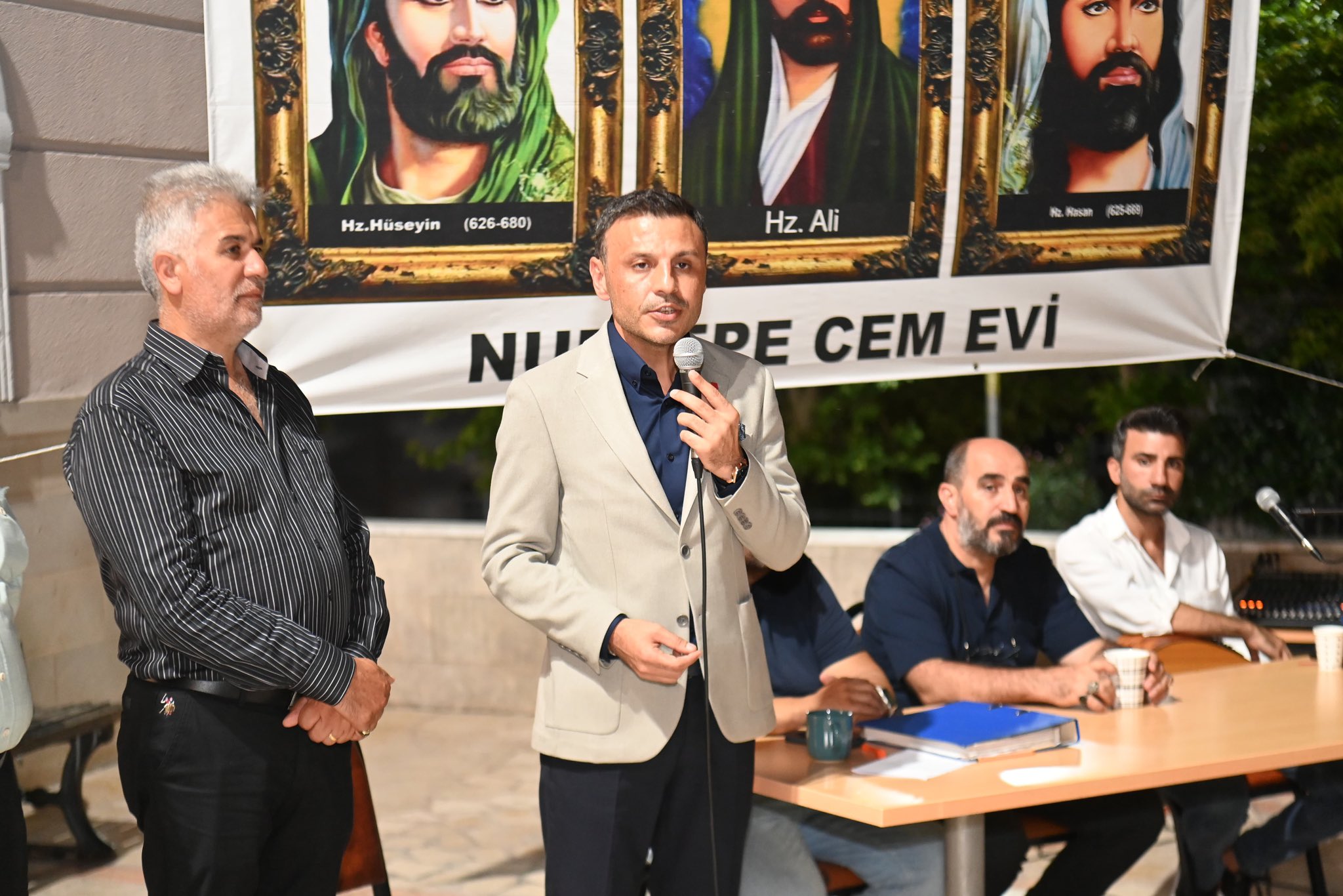 CHP İstanbul İl Başkanı Özgür Çelik Nurtepe Cemevi’nde Orucunu Açtı