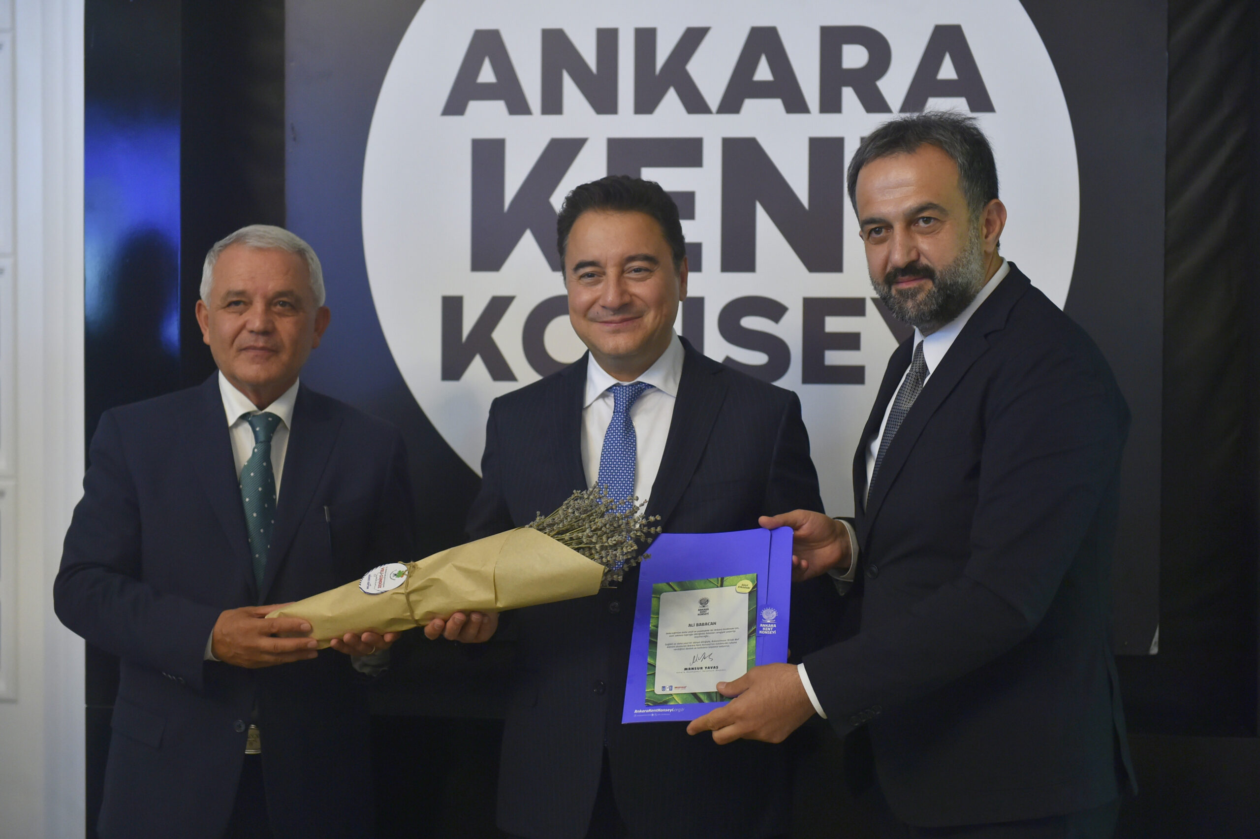Babacan, Ankara Kent Konseyini ziyaret etti