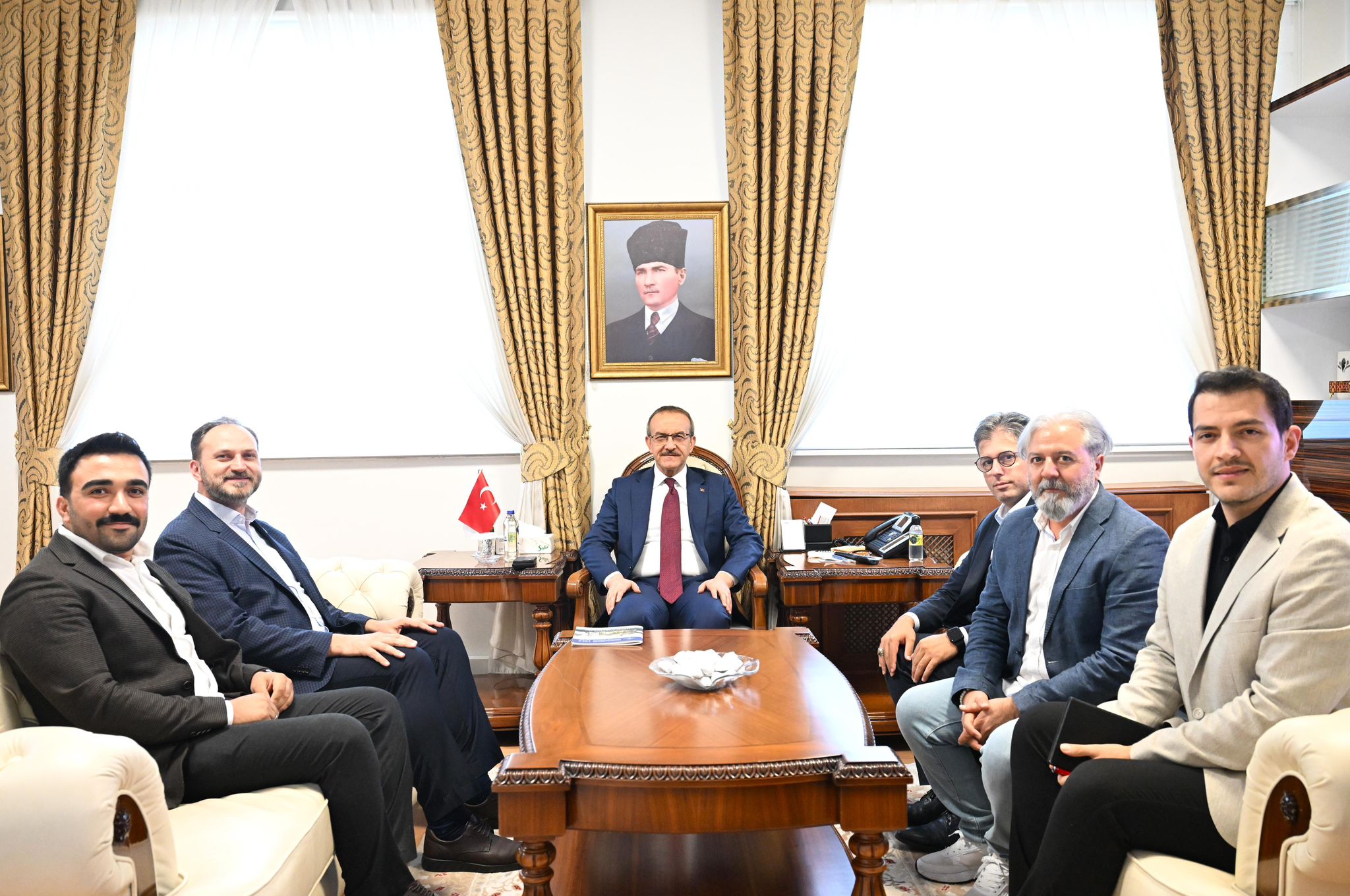 YEŞİLAY, AFET SONRASI REHABİLİTASYON SÜREÇLERİNDE DEPREM BÖLGESİNDE ÖNEMLİ BİR ROL ÜSTLENİYOR