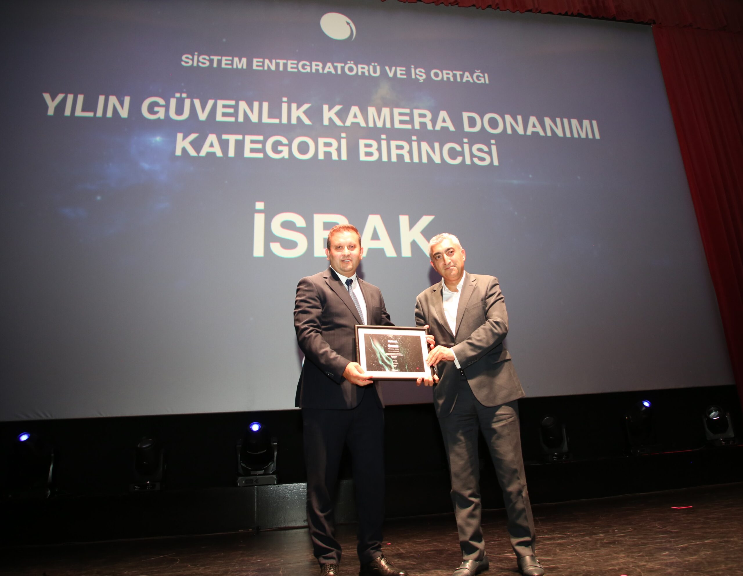 İBB TEKNOLOJİ GRUBU ŞİRKETLERİ BİLİŞİM 500 LİSTESİNDE