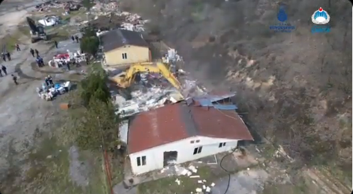 İBB, Çekmeköy’deki Kaçak Yapılara Yıkım Uyguladı