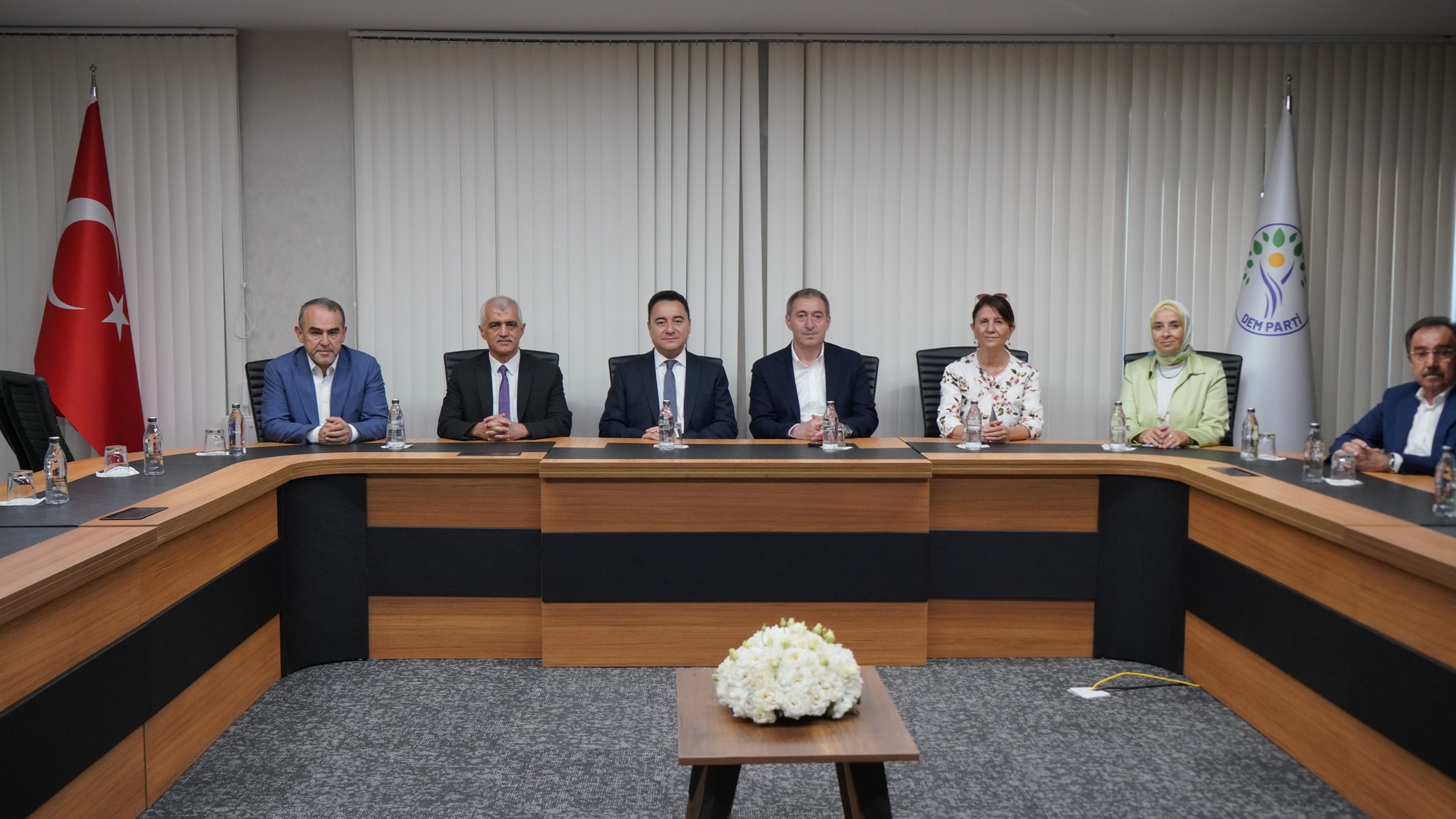 Kılıçdaroğlu ve Babacan’dan Tuncer Bakırhan’a Taziye Ziyareti