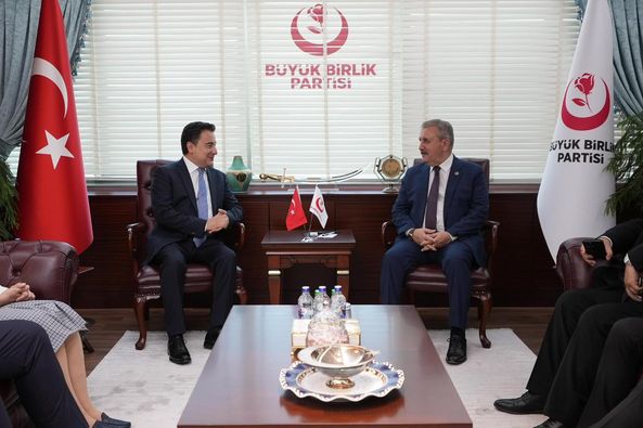 Babacan’dan Destici’ye ziyaret:  “Yeni komşumuza ‘hayırlı olsun’ dedik”