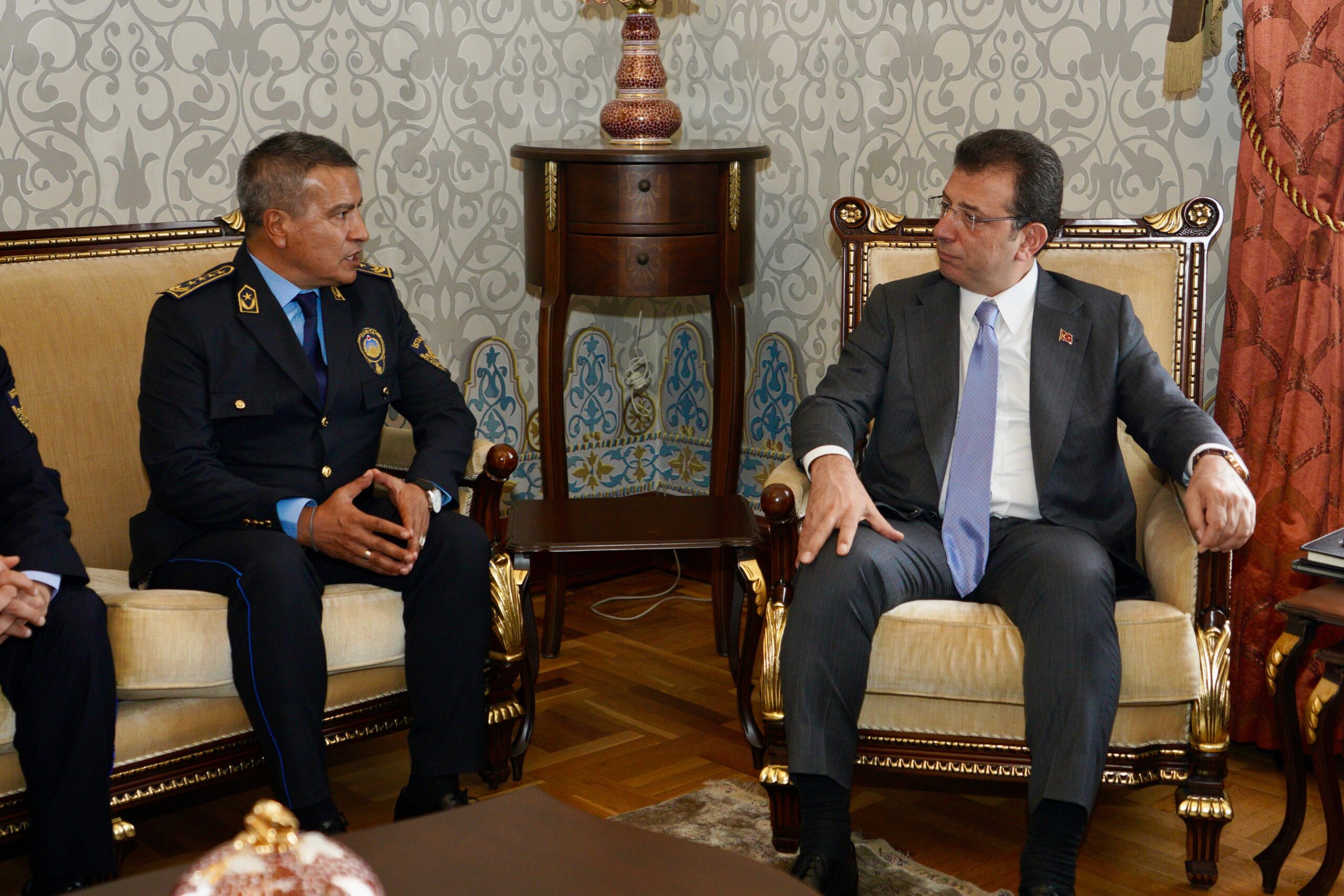 İMAMOĞLU: YENİLİKÇİ ADIMLAR BEKLİYORUM