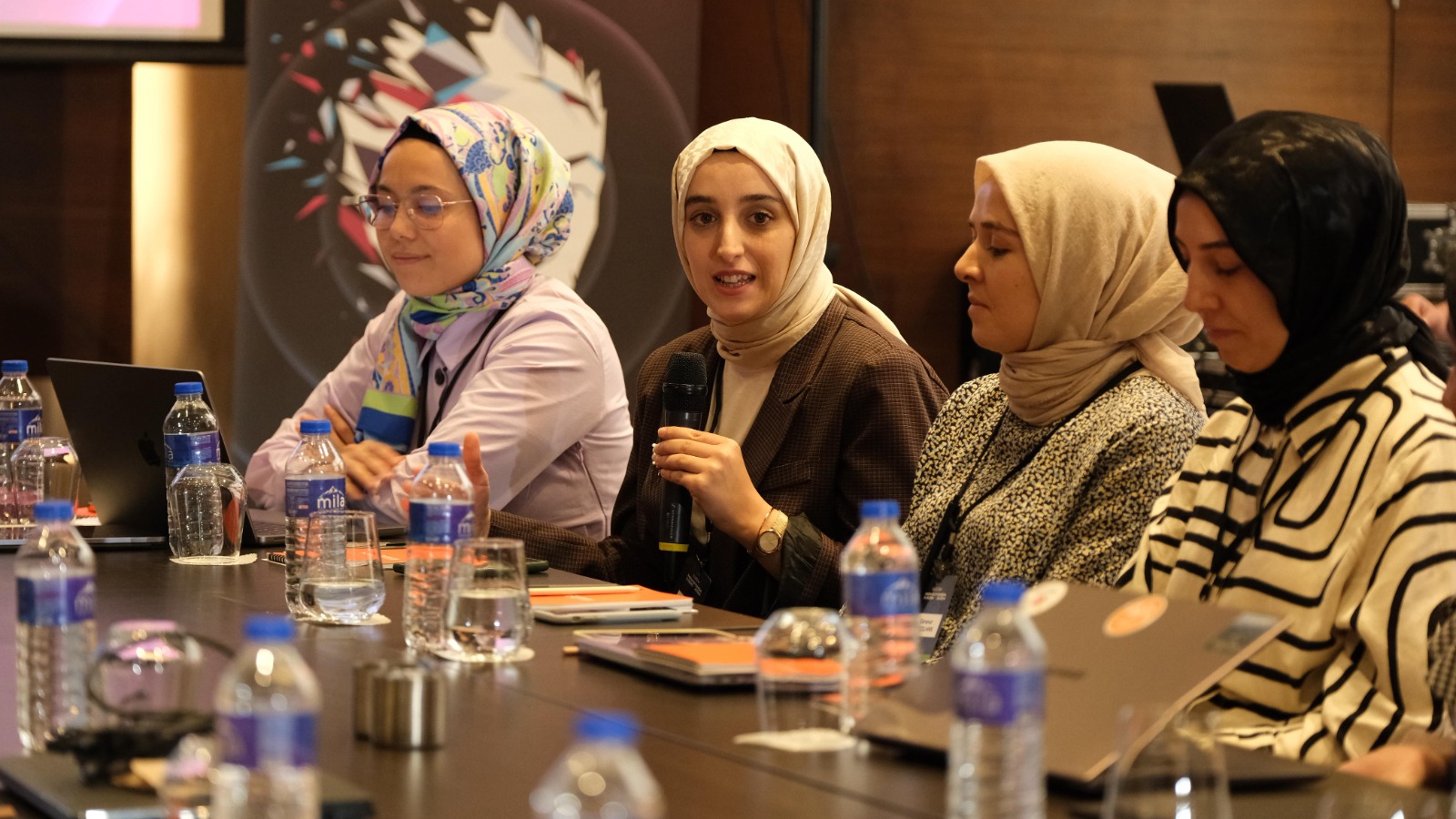 KADIN GİRİŞİMCİLER 1 MİLYON TL ÖDÜLLÜ PROGRAMDA PROJELERİNİ YARIŞTIRACAK!