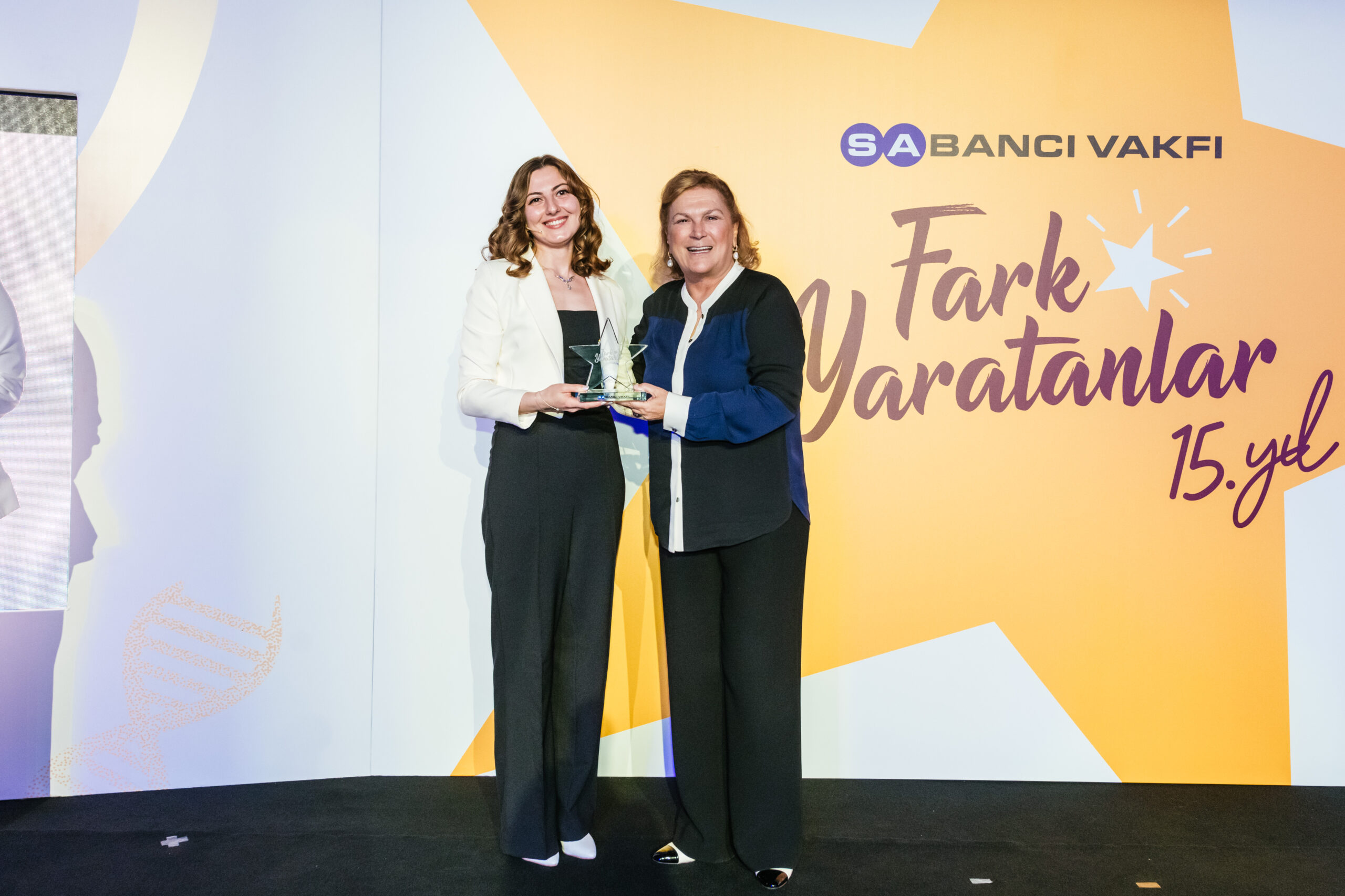 SİBEL KAYA, HADİ İŞARET İLE TÜRK İŞARET DİLİ’NİN ZENGİNLEŞTİRİLMESİ İÇİN FARK YARATIYOR