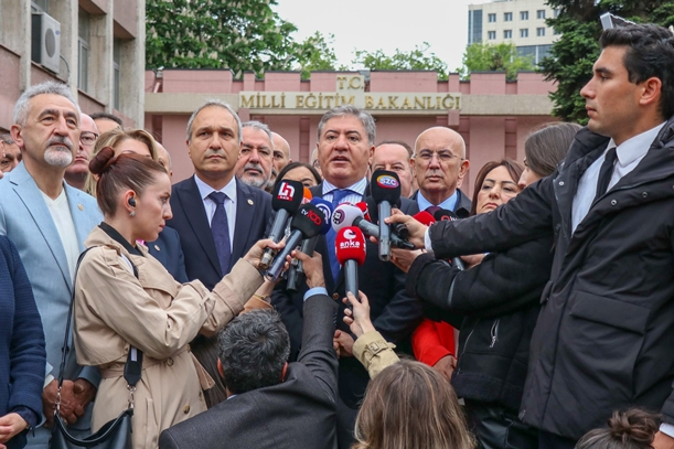 CHP, Milli Eğitim Bakanlığı’na Türkiye Yüzyılı Maarif Modeli ve Atanamayan Öğretmenler Konusunda Sert Eleştirilerde Bulundu