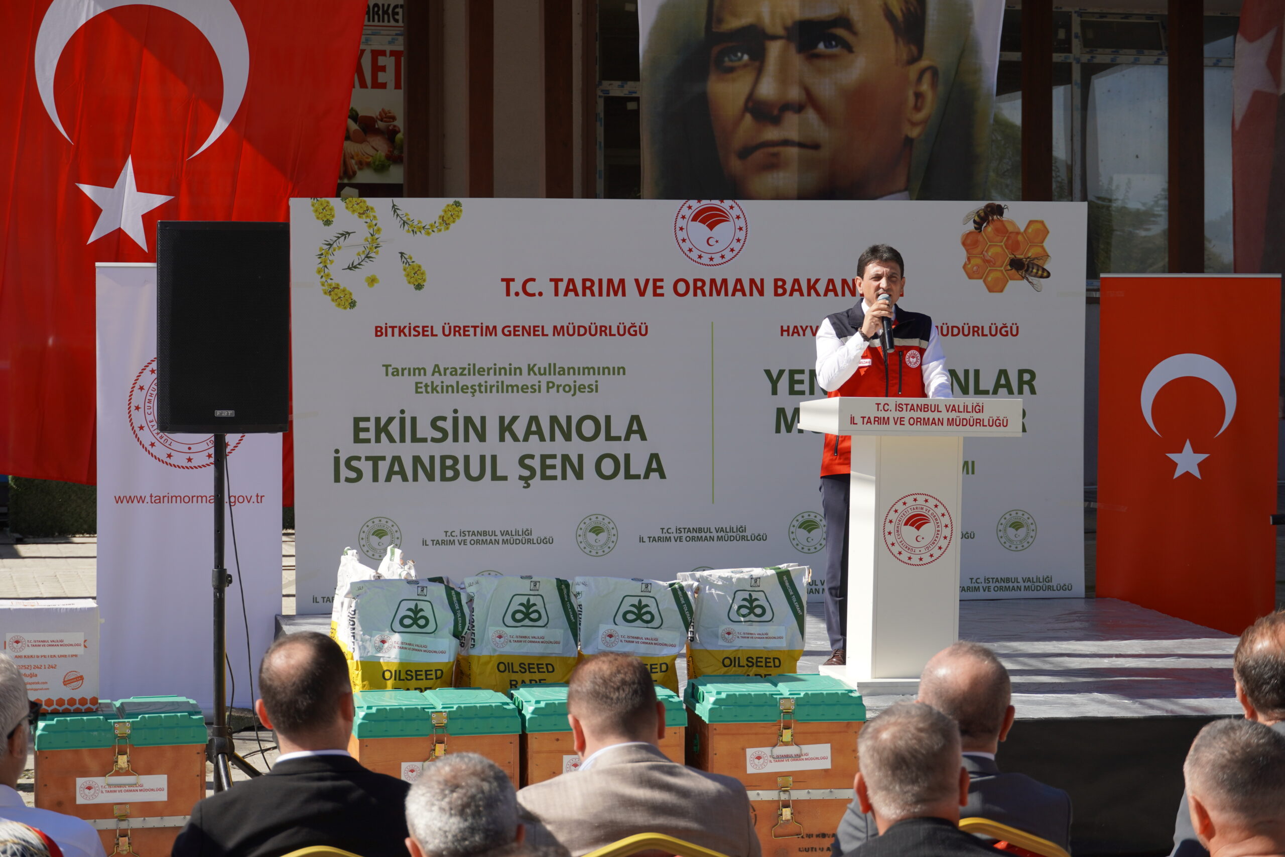 Arnavutköy’de Tarıma ve Arıcılığa Büyük Destek: Çiftçilere Tohum, Arıcılara Kovan