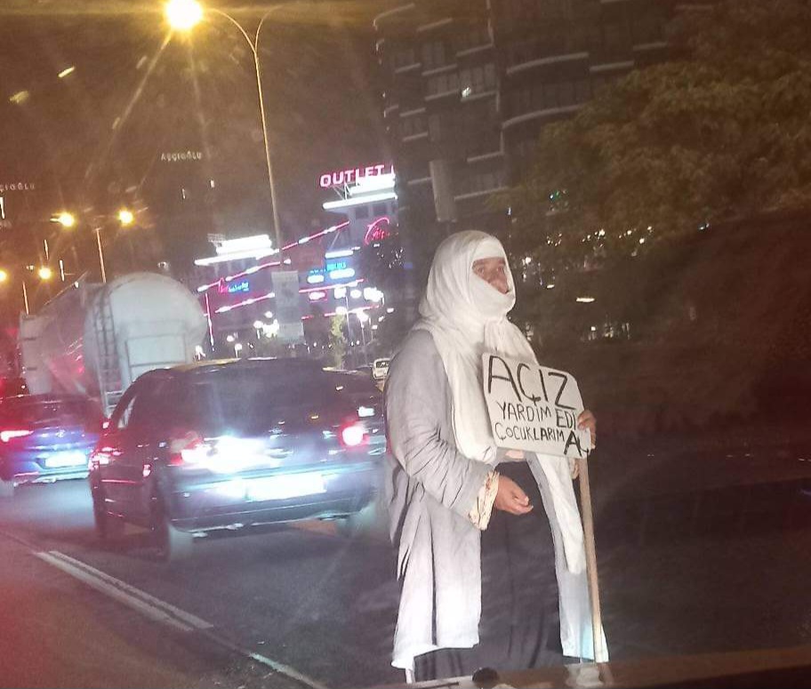 İstanbul’da Trafikte Dilenci Sorunu: Çocuklar ve Can Güvenliği Tehlikede