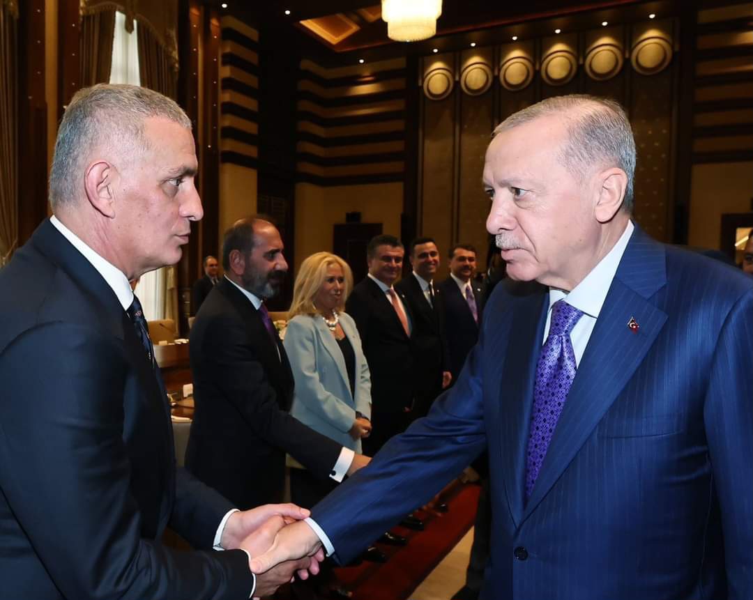 Cumhurbaşkanı Erdoğan, TFF Başkanı Hacıosmanoğlu ve Yönetim Kurulu Üyelerini Kabul Etti