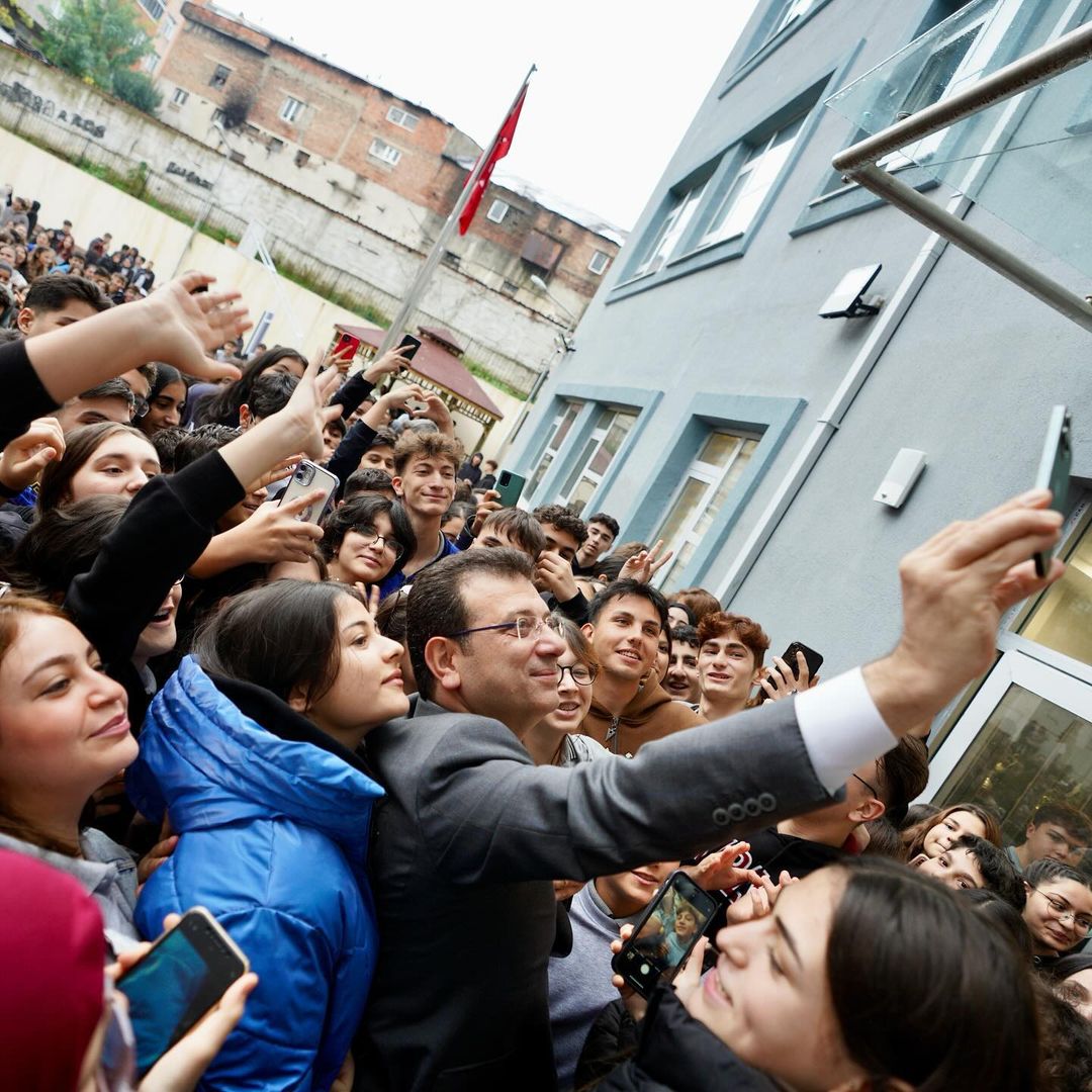 Ekrem İmamoğlu, 900 Bin İlkokul ve Ortaokul Odasına Destek Vereceklerini Açıkladı