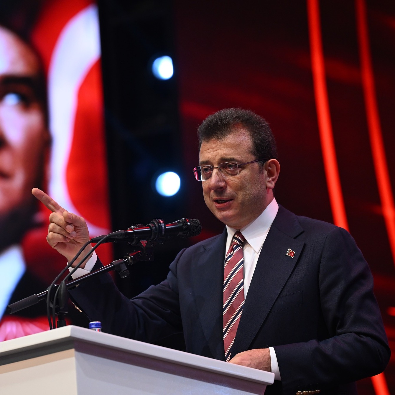 Başkan İmamoğlu’ndan CHP’li Üyelere: “Millete Geçinemediğini Anlatma Zamanı Geçti”