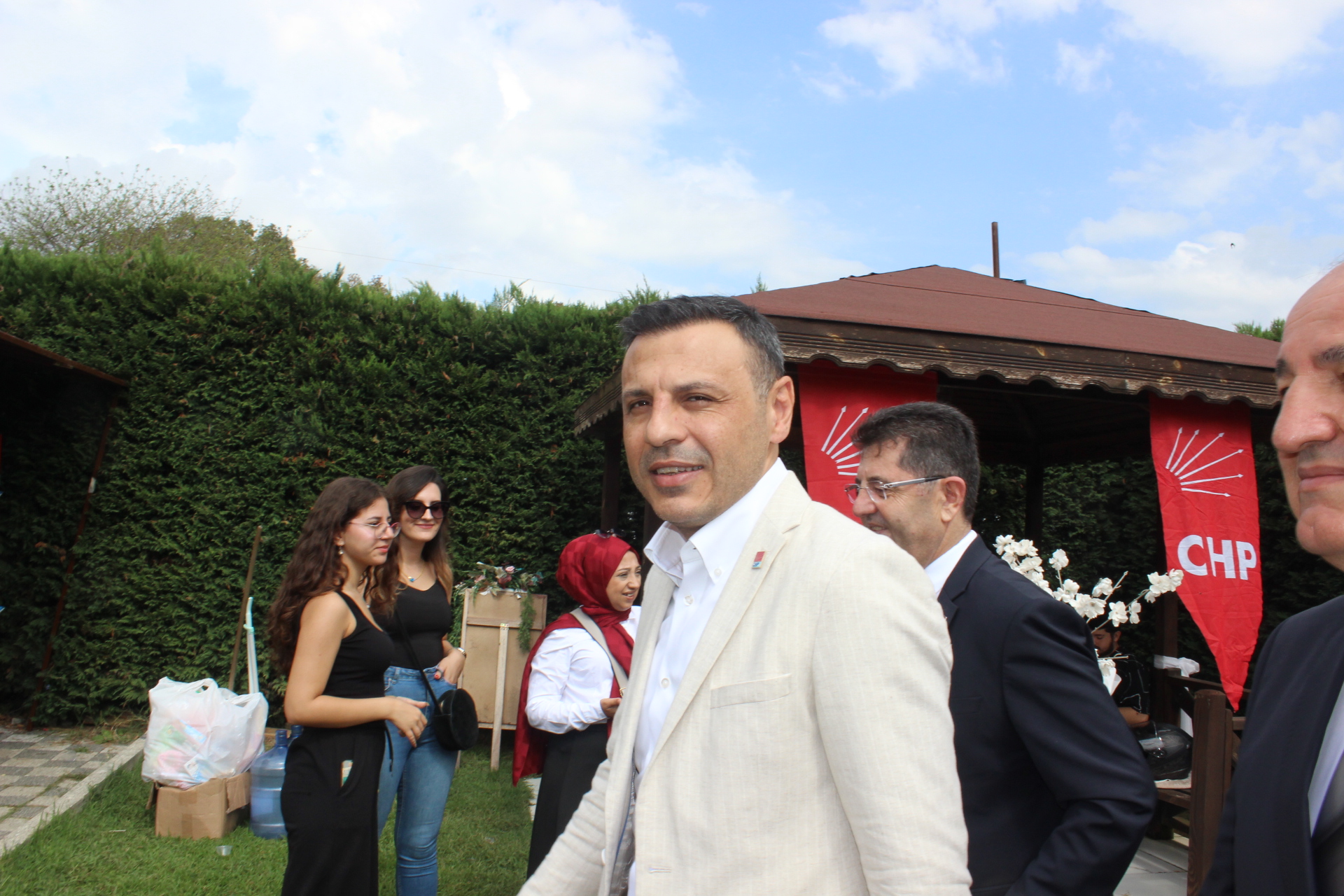 CHP İSTANBUL İL BAŞKANI ÖZGÜR ÇELİK’TEN SERT ÇIKIŞ “YARGILAMALARIN SİYASİ OLDUĞU İSPATLANDI!”