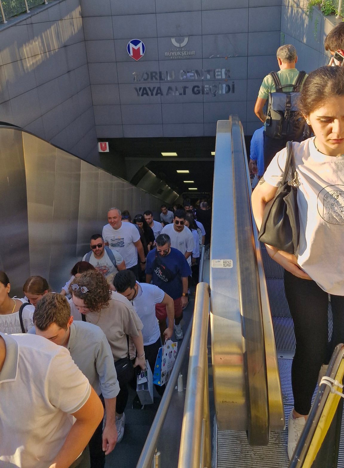 Başkan İmamoğlu’ndan Merdiven Çıkmanın Faydaları Hakkında Açıklama: “Halk Sağlığı İçin Çalışıyoruz”