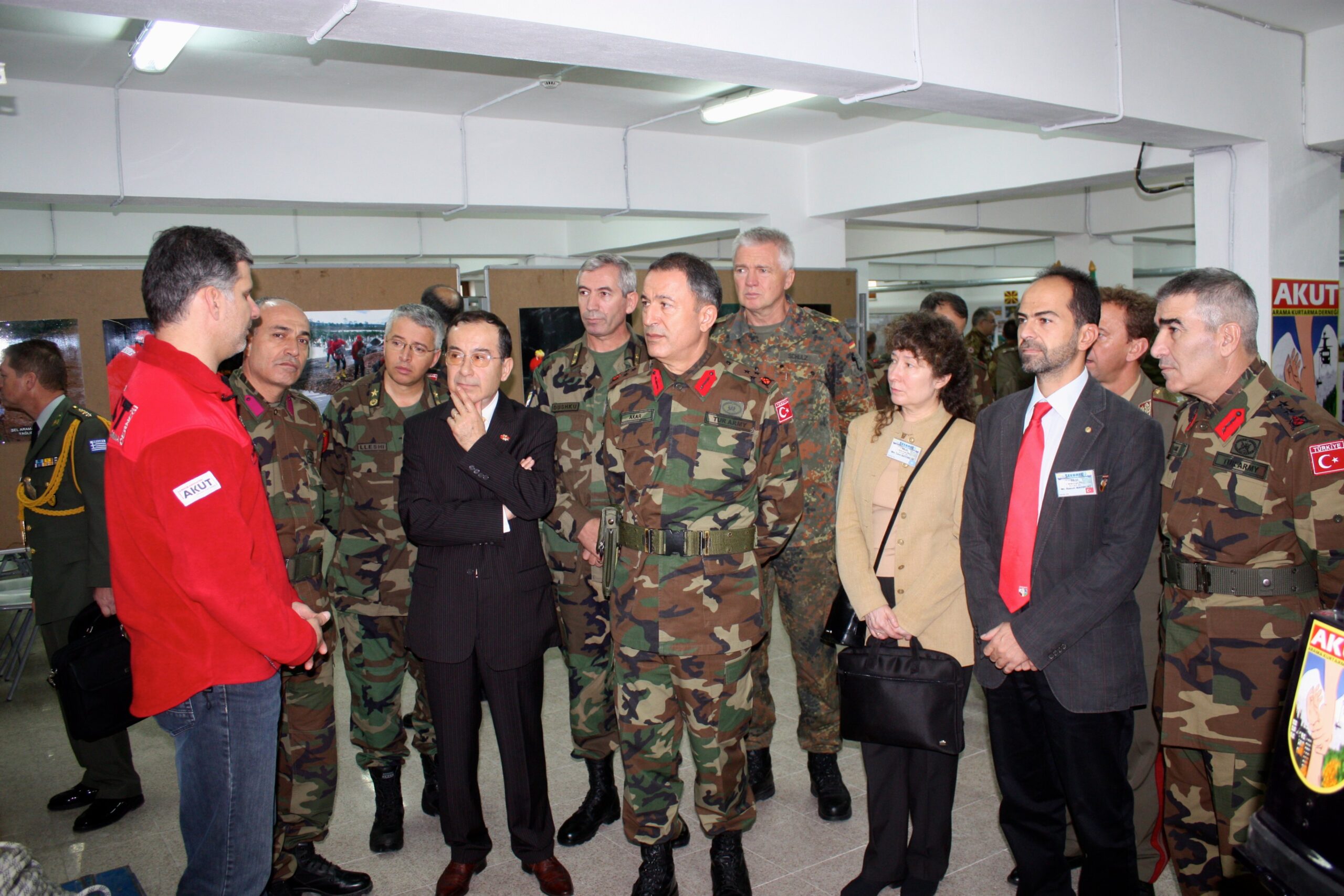 Nasuh Mahruki’den Hulusi Akar’a Sert Eleştiriler: “Asla Yakıştıramadım”