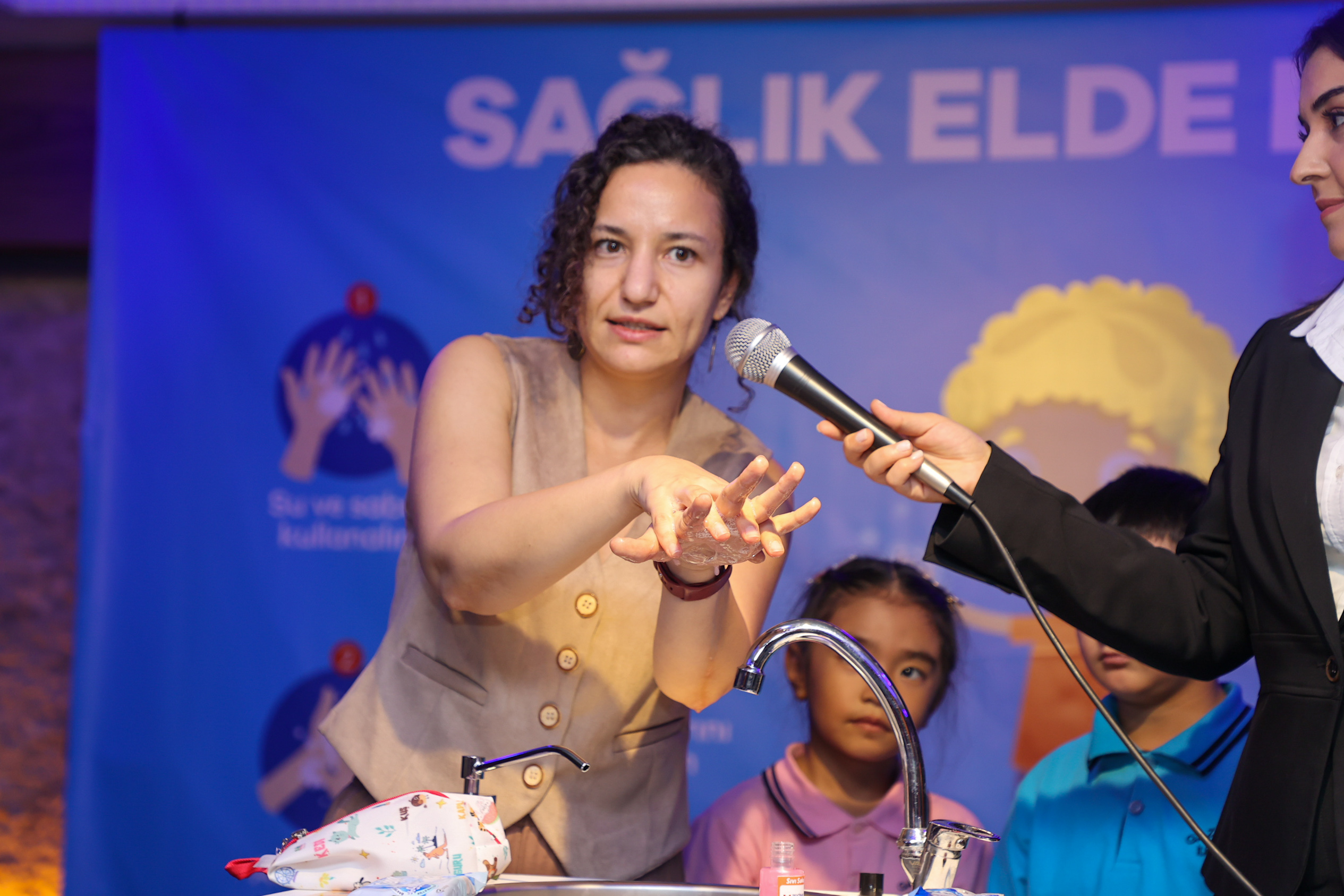 SAĞLIK ELDE BAŞLAR” PROJESİ İLE 5 BİN İLKOKUL ÖĞRENCİSİNE EL YIKAMA EĞİTİMİ VERİLMESİ HEDEFLENİYOR