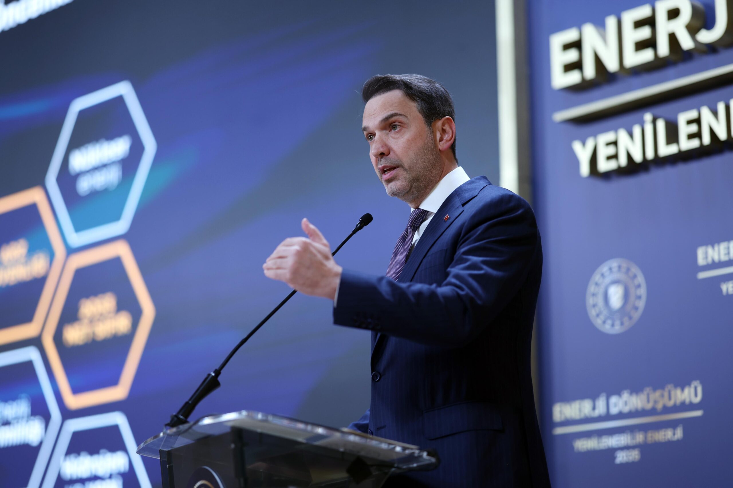 BAKAN BAYRAKTAR: “2035 RES GES YATIRIM HEDEFİMİZ 80 MİLYAR DOLAR”