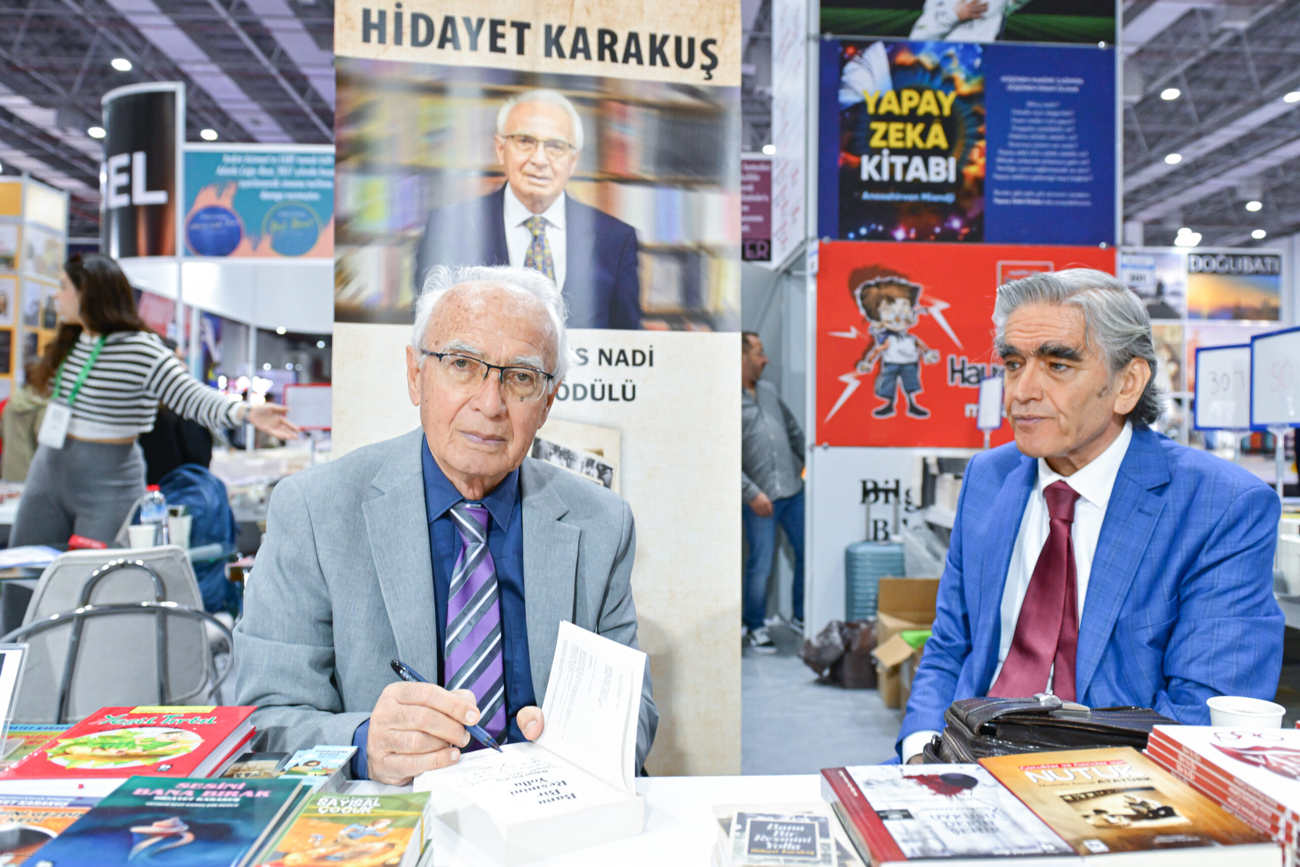 İZKİTAP’a ilk günden yoğun ilgi