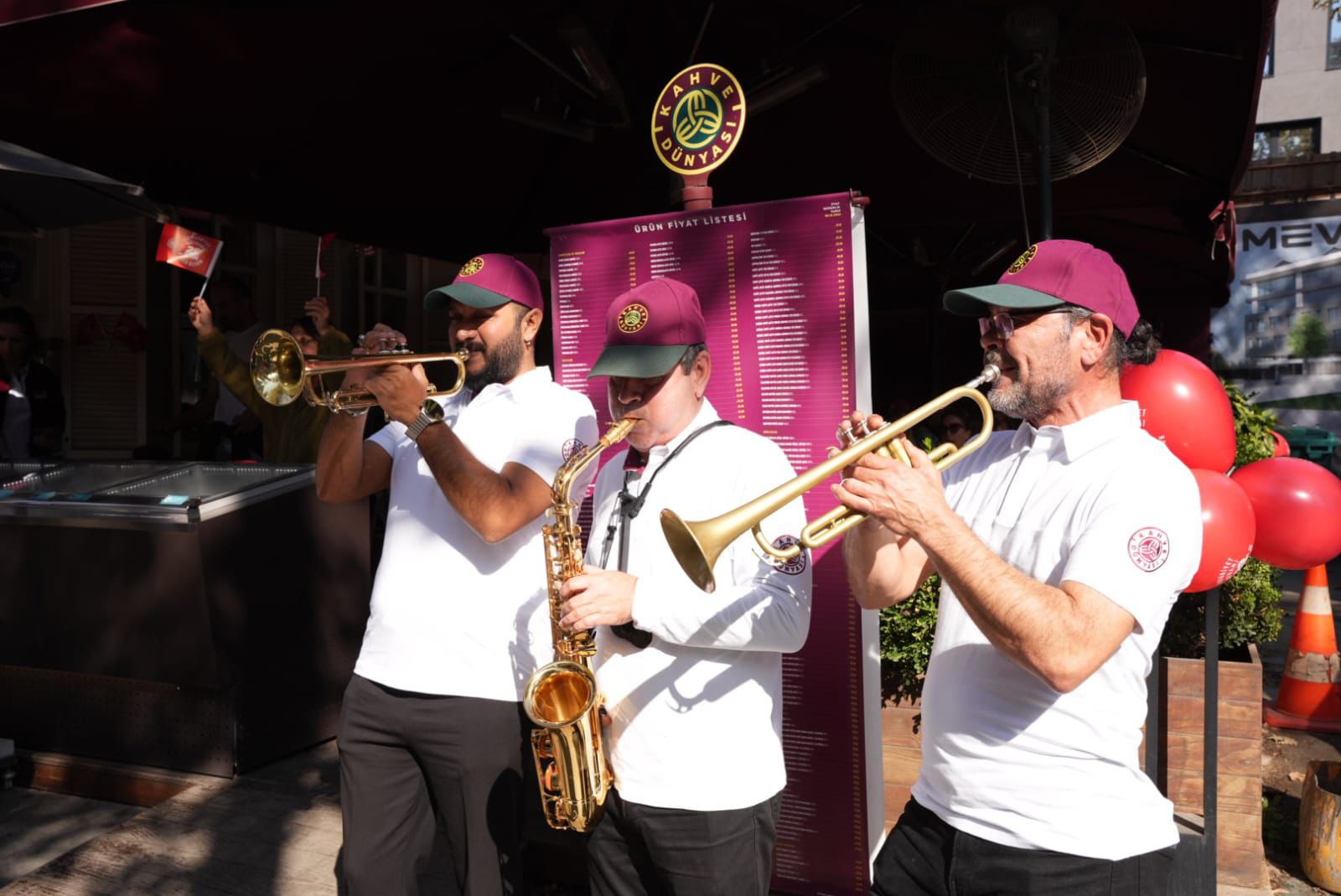 Kahve Dünyası Cumhuriyet Bayramı’nı Büyük Bir Coşkuyla Kutladı
