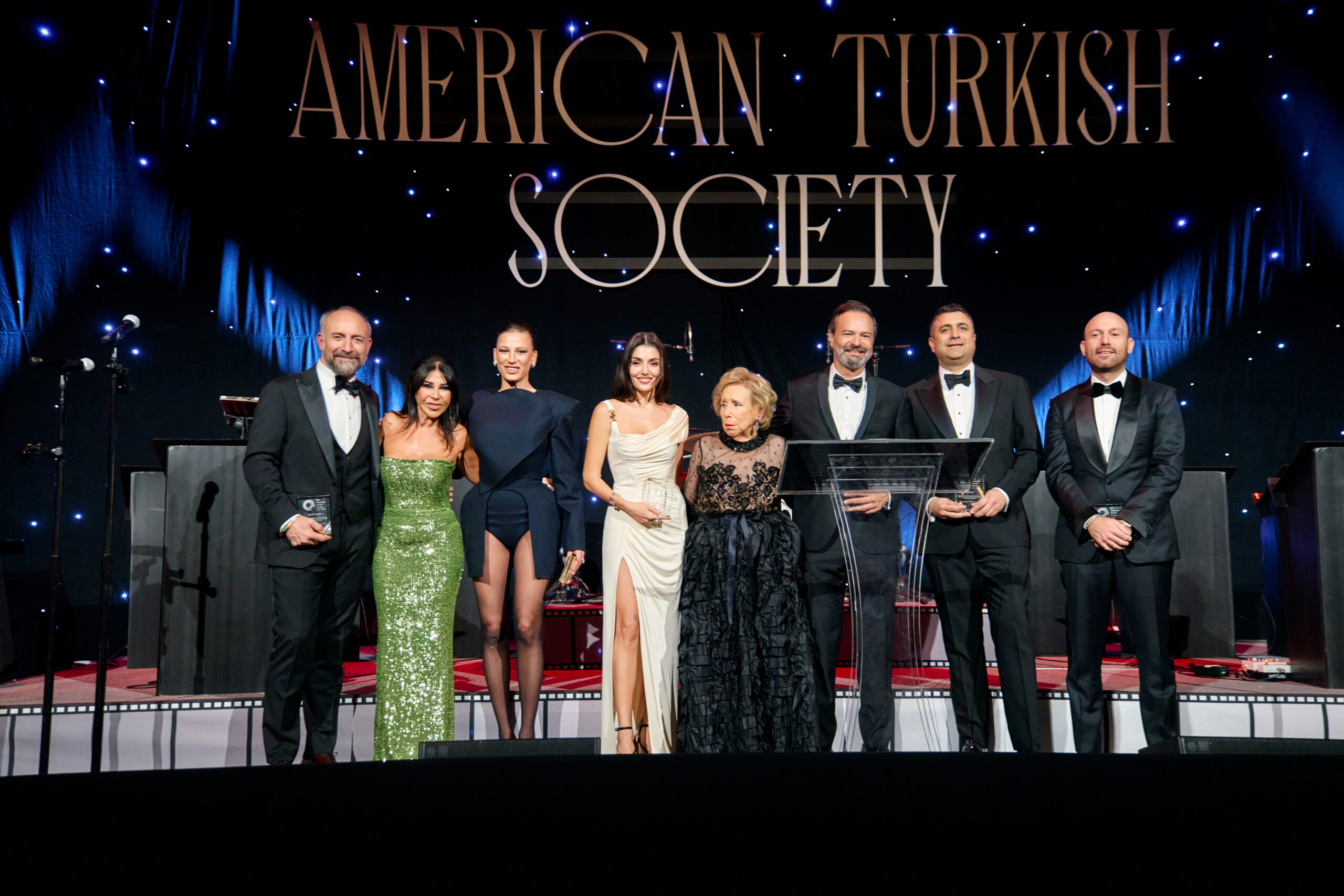 Amerikan Türk Cemiyeti’nden Türk Televizyon ve Sinema Sektörünü New York’ta Buluşturan Görkemli Gece